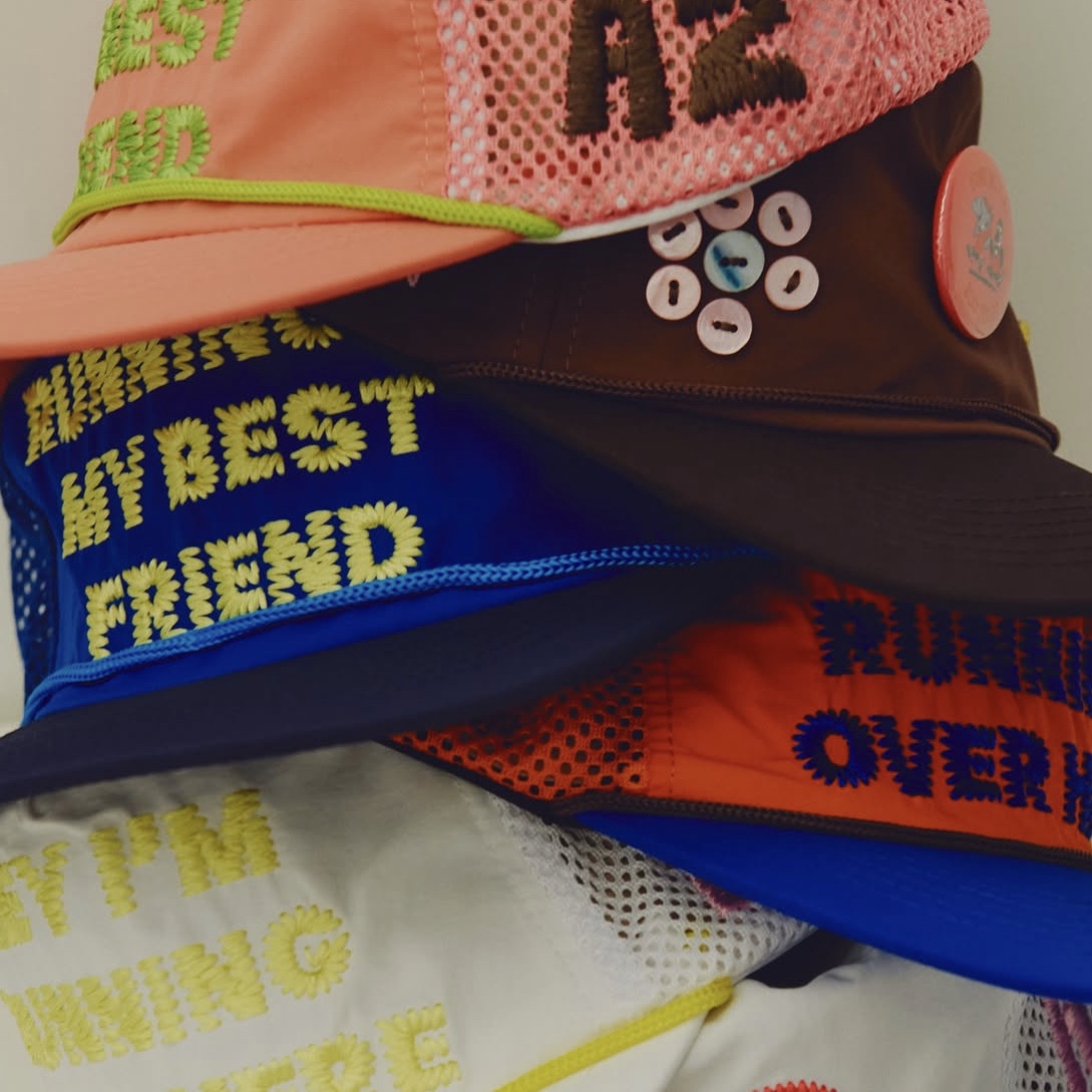 Alex Zono Running Is My Best Friend Trucker Blue 착용 스타일