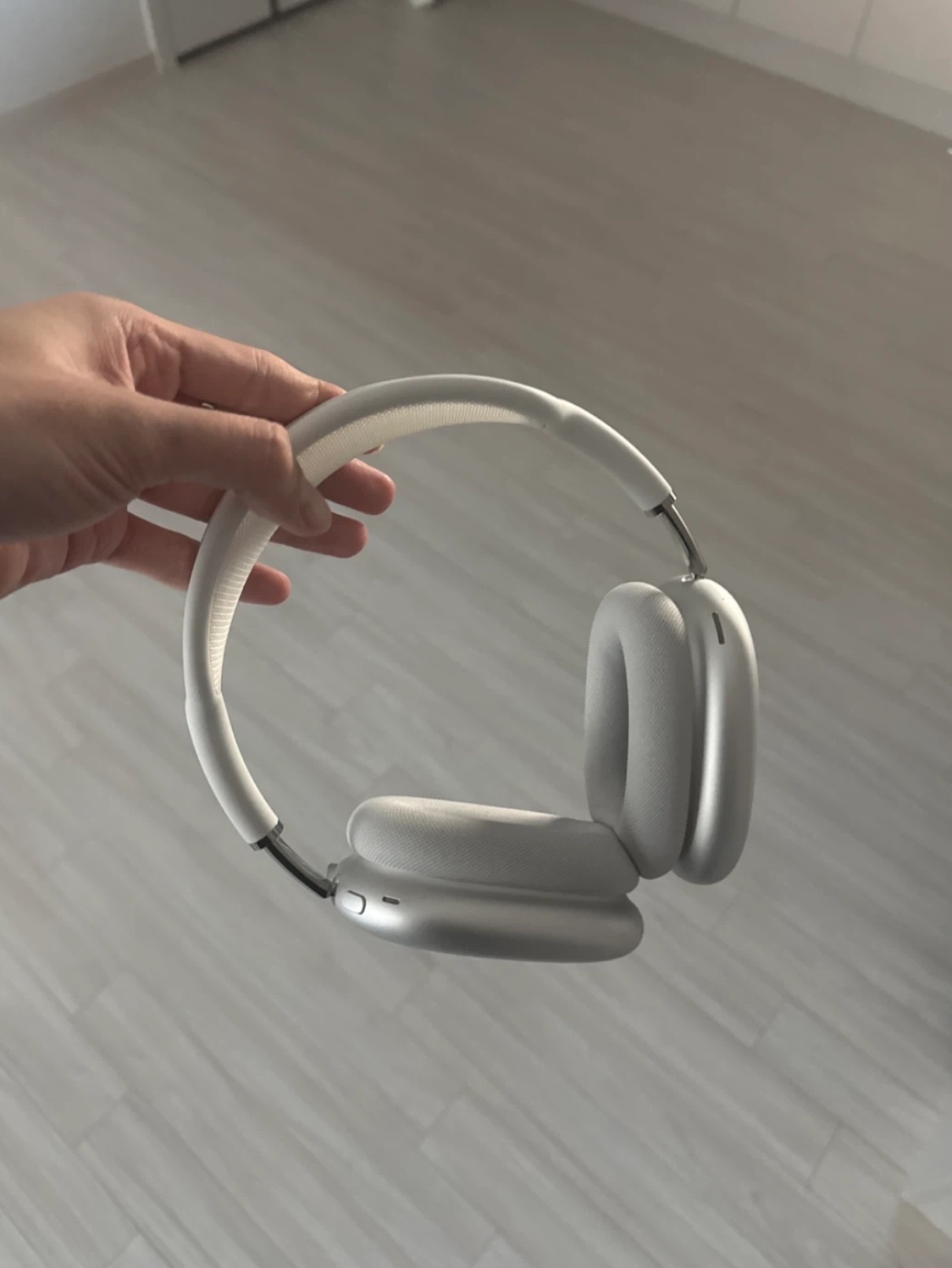 Apple AirPods Max Lightning Silver (Korean Ver.) 착용 스타일
