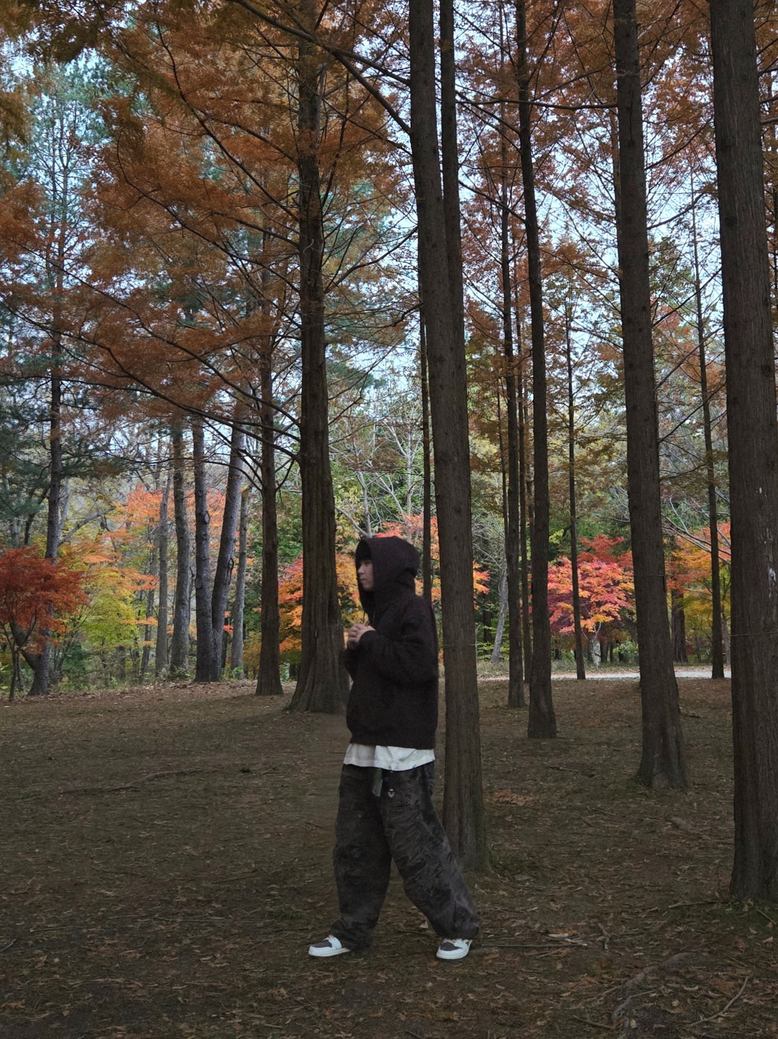 Nike x Stussy Stone Washed Fleece Zip Hoodie Dark Cinder (FJ9175-261), ETCE Double Knee Destroyed Pants Black Camo 착용 스타일 - 3