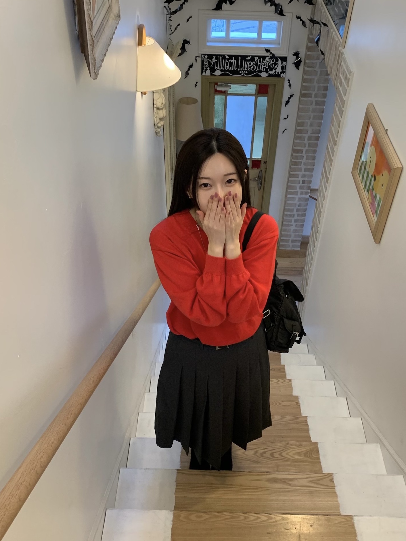 BEMUSE MANSION Bemuse V-neck knit Red 착용 스타일