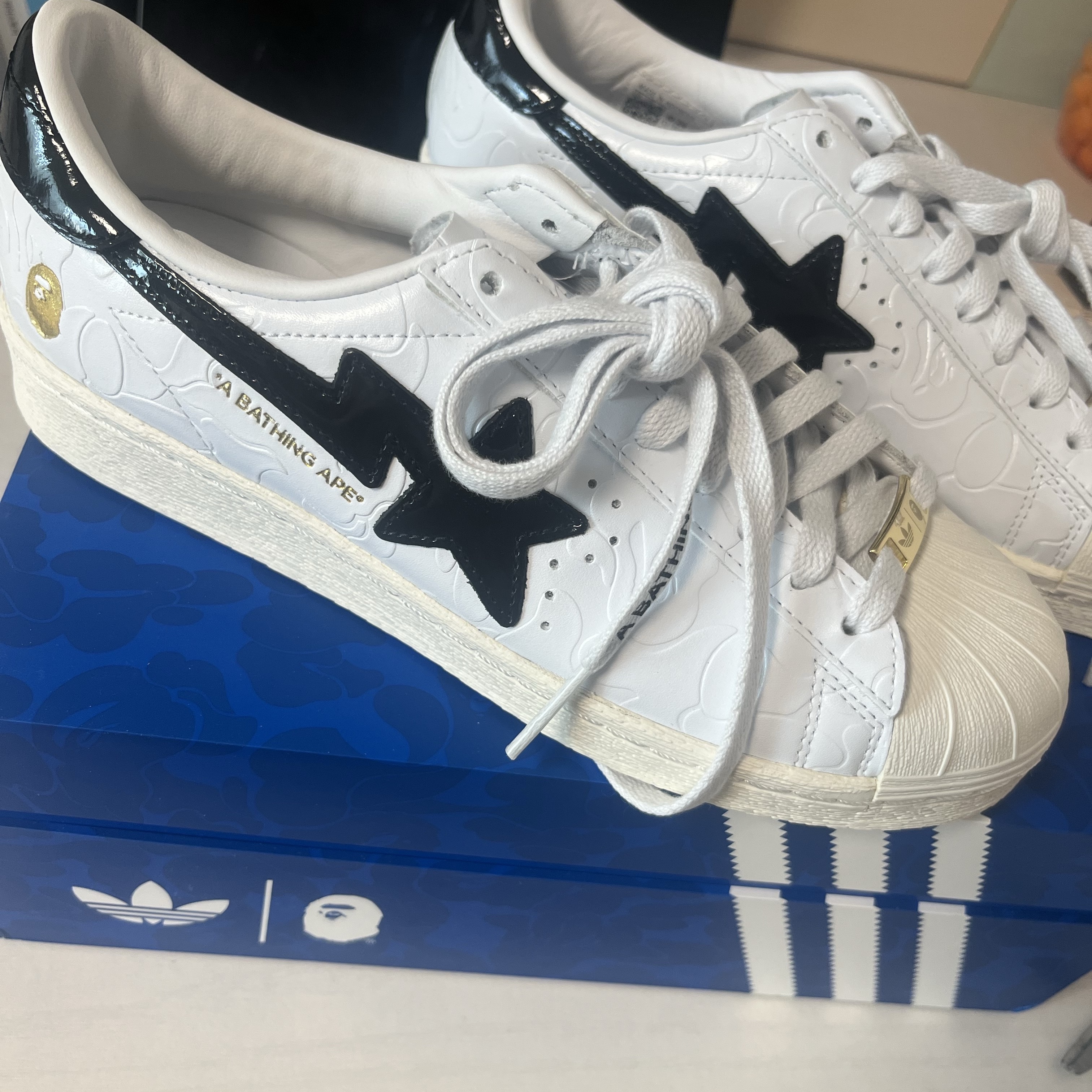 Adidas x BAPE Superstar Vintage Cloud White Core Black 착용 스타일