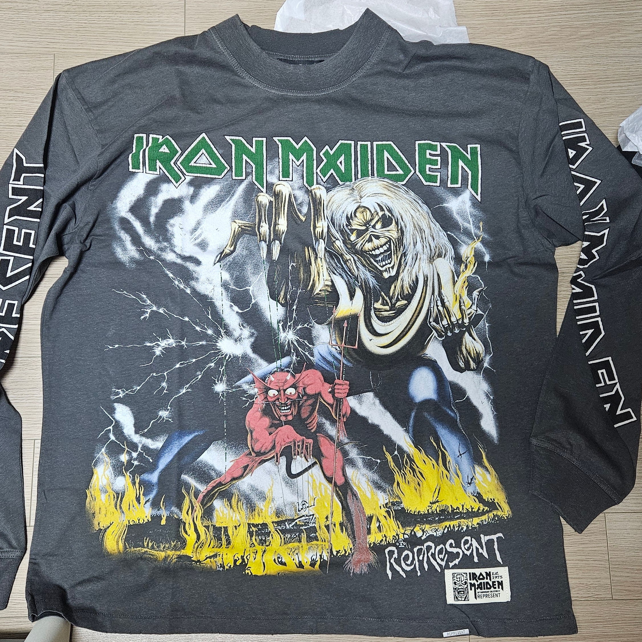 Represent x Iron Maiden Number Of The Beast Long Sleeve T-Shirt Sunfade Grey - 25FW 착용 스타일 - 1