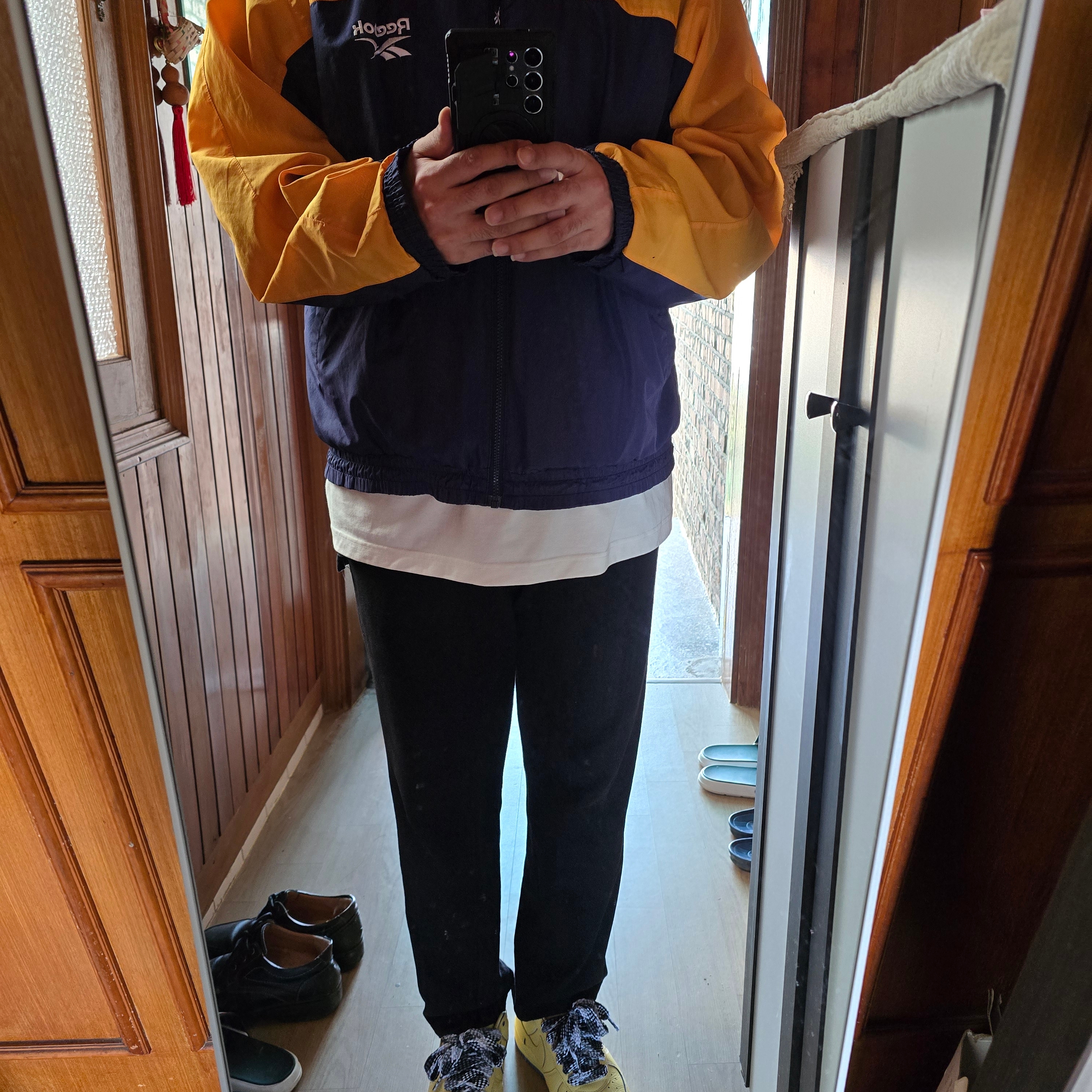 Nike Air Force 1 Low Protro Soft Yellow 착용 스타일 - 3