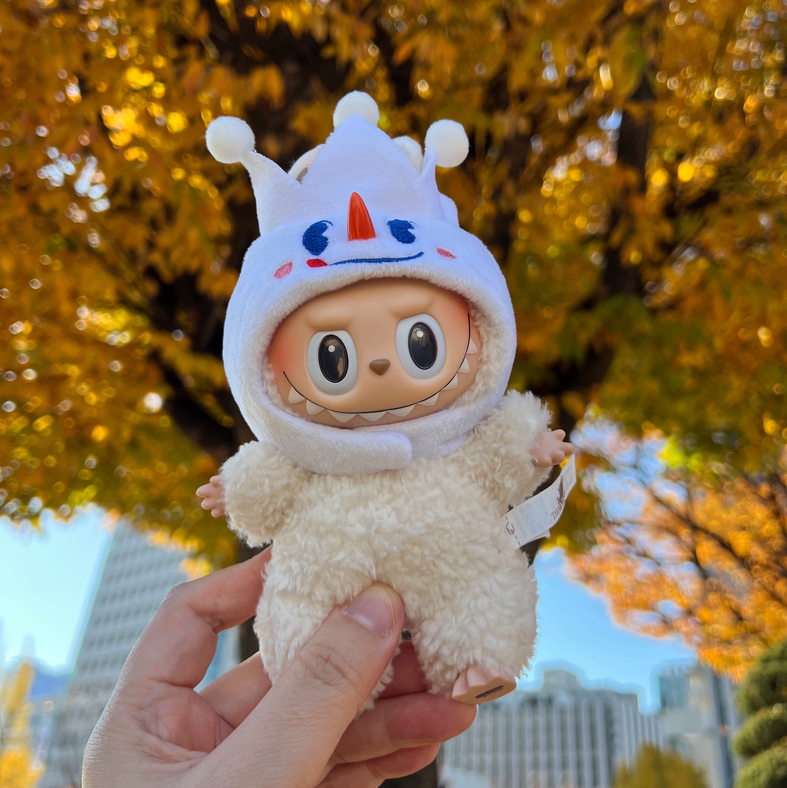 Pop Mart Labubu The Monsters Labubu Tasty Macarons Series Soymilk Keyring (Opened Case) 착용 스타일 - 4