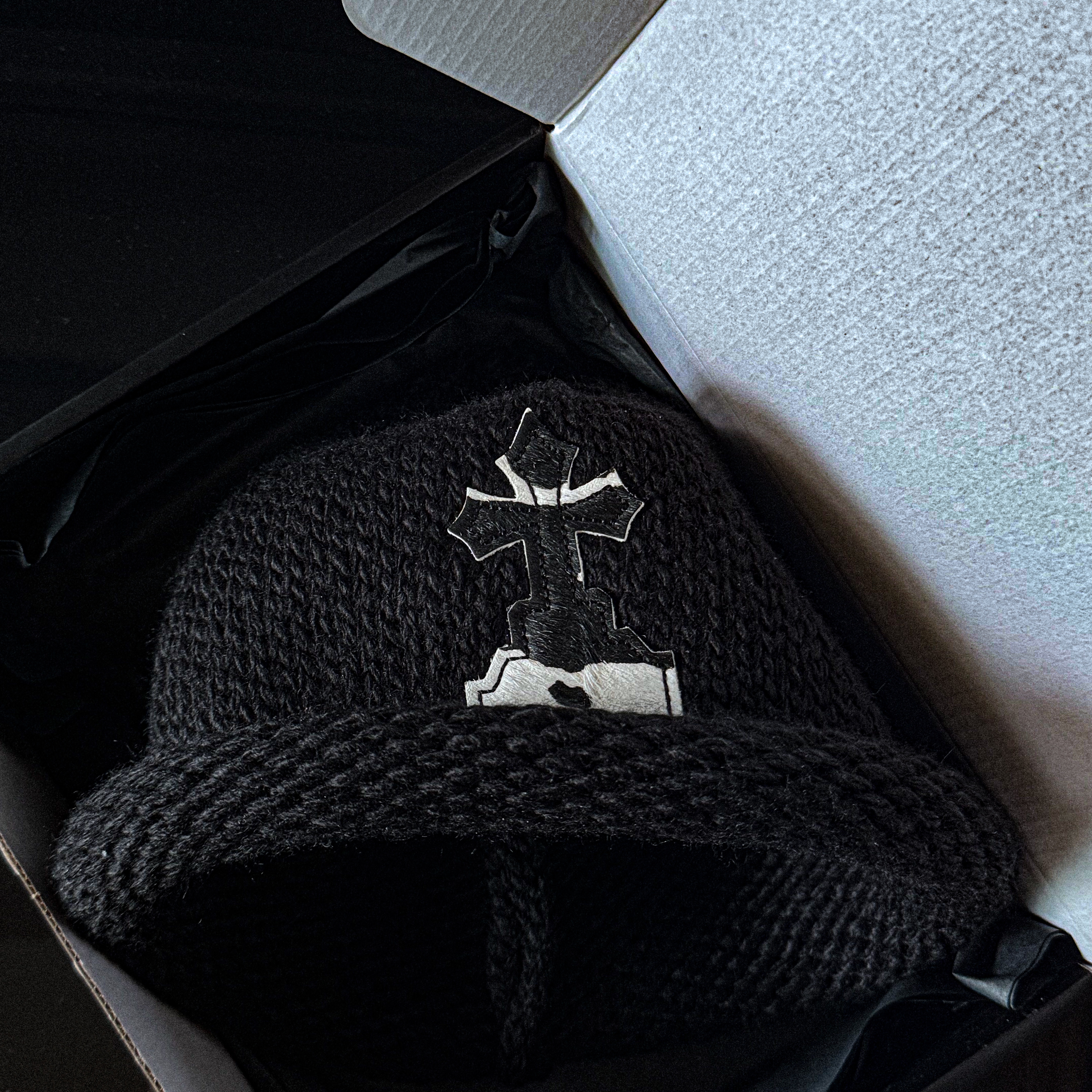 [예약 배송] Awende Pony Hair Knit Beanie 착용 스타일