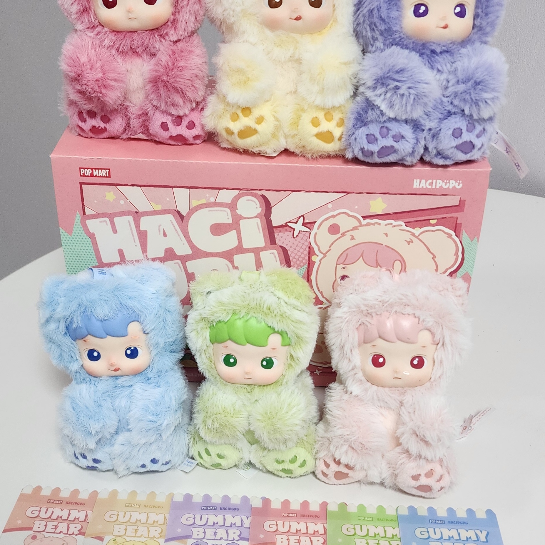 Pop Mart Hacipupu Gummy Bear Series Vinyl Plush Pendant (6 Blind Boxes) 착용 스타일