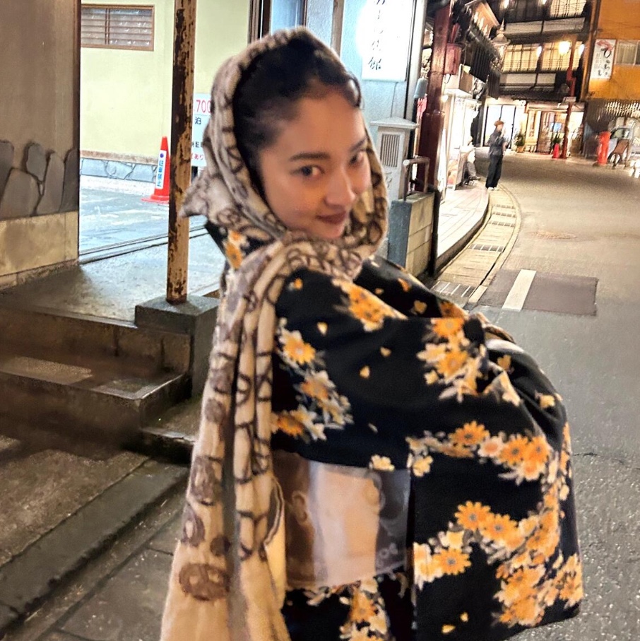 Kapital Full Length Wool Peace Mark Happy Muffler Beige 착용 스타일 - 1