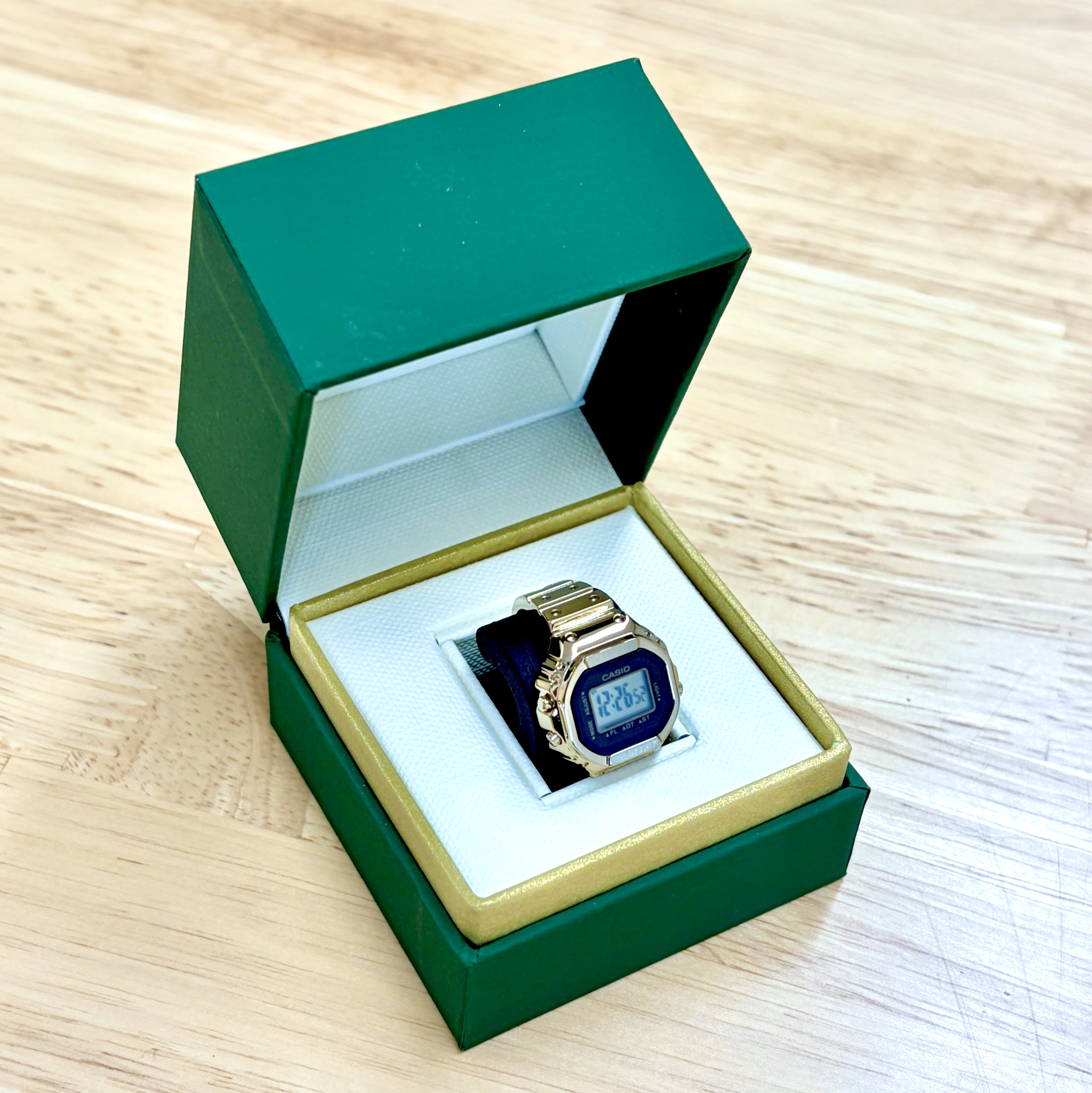 Casio CRW-001G-9 착용 스타일 - 2