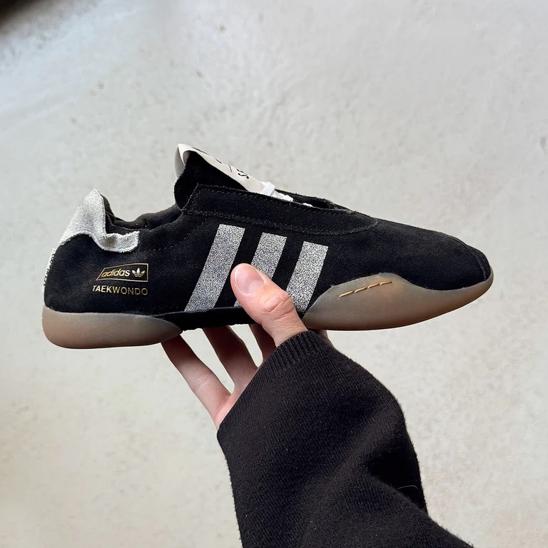 (W) Adidas x Song for the Mute Taekwondo Mei Core Black Cloud White 착용 스타일