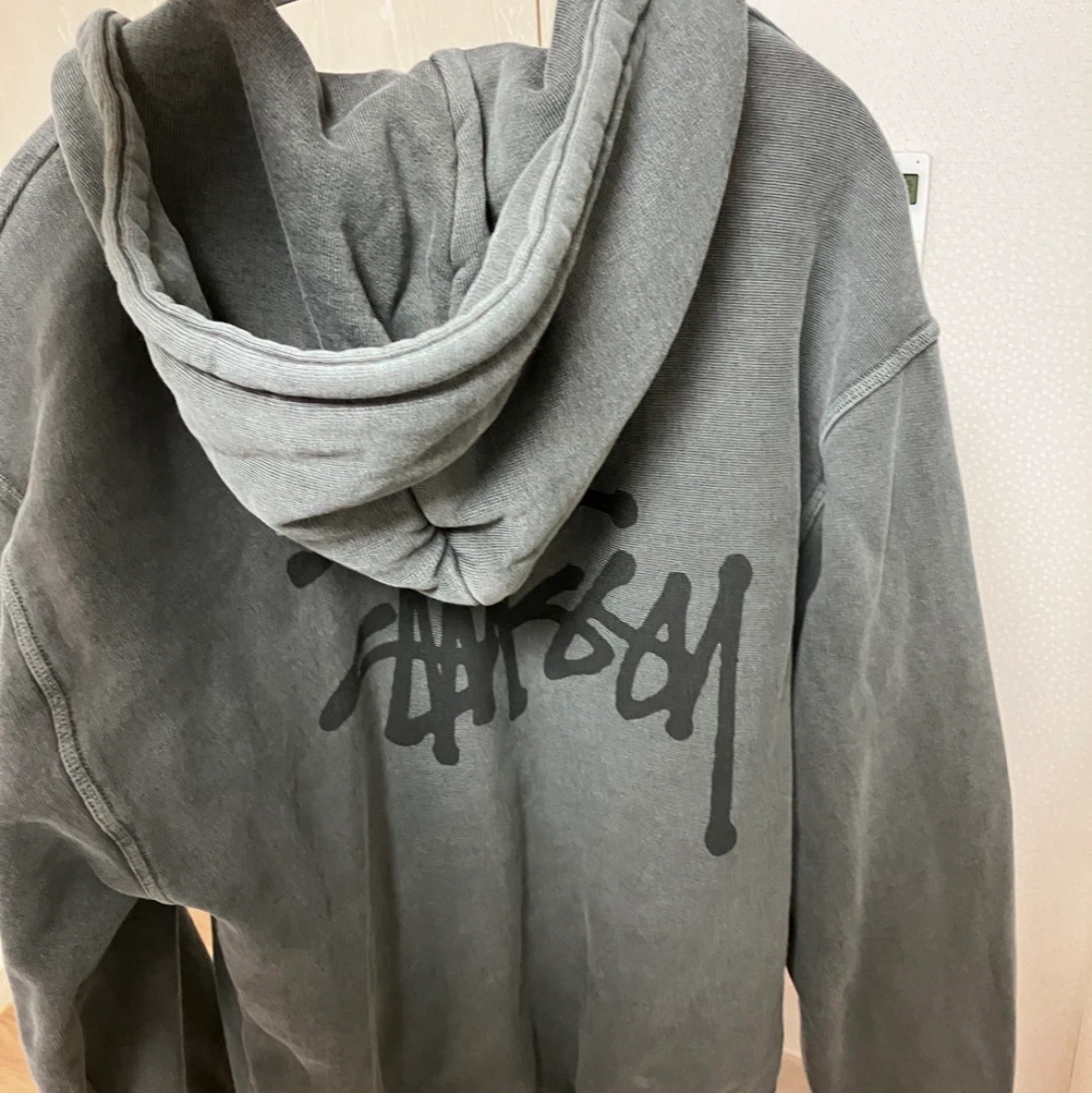 Stussy Basic Pigment Dyed Zip Hoodie Black 착용 스타일