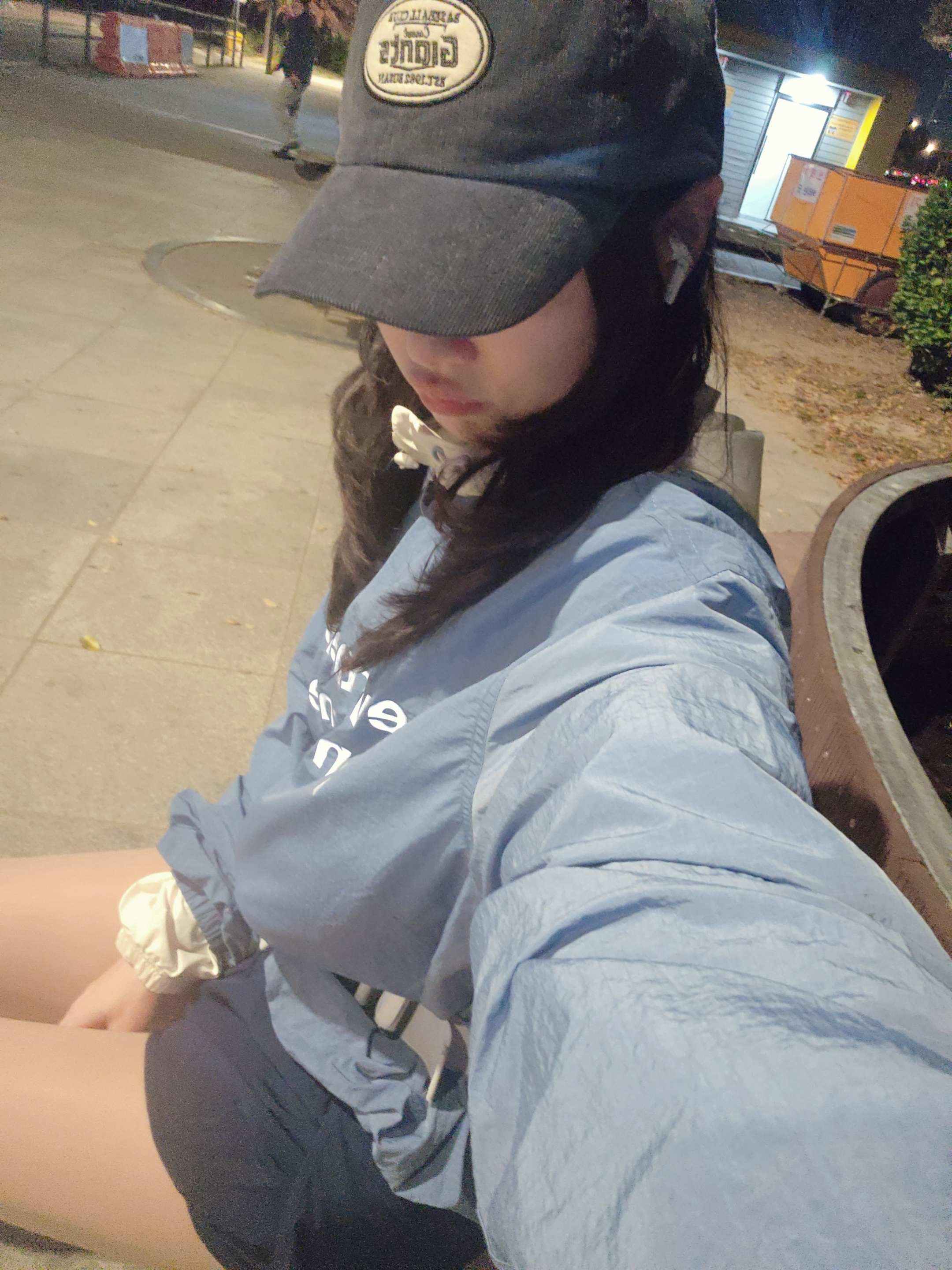 [KREAM 단독] runwhither Windbreaker MTM V2 Blue 착용 스타일 - 1