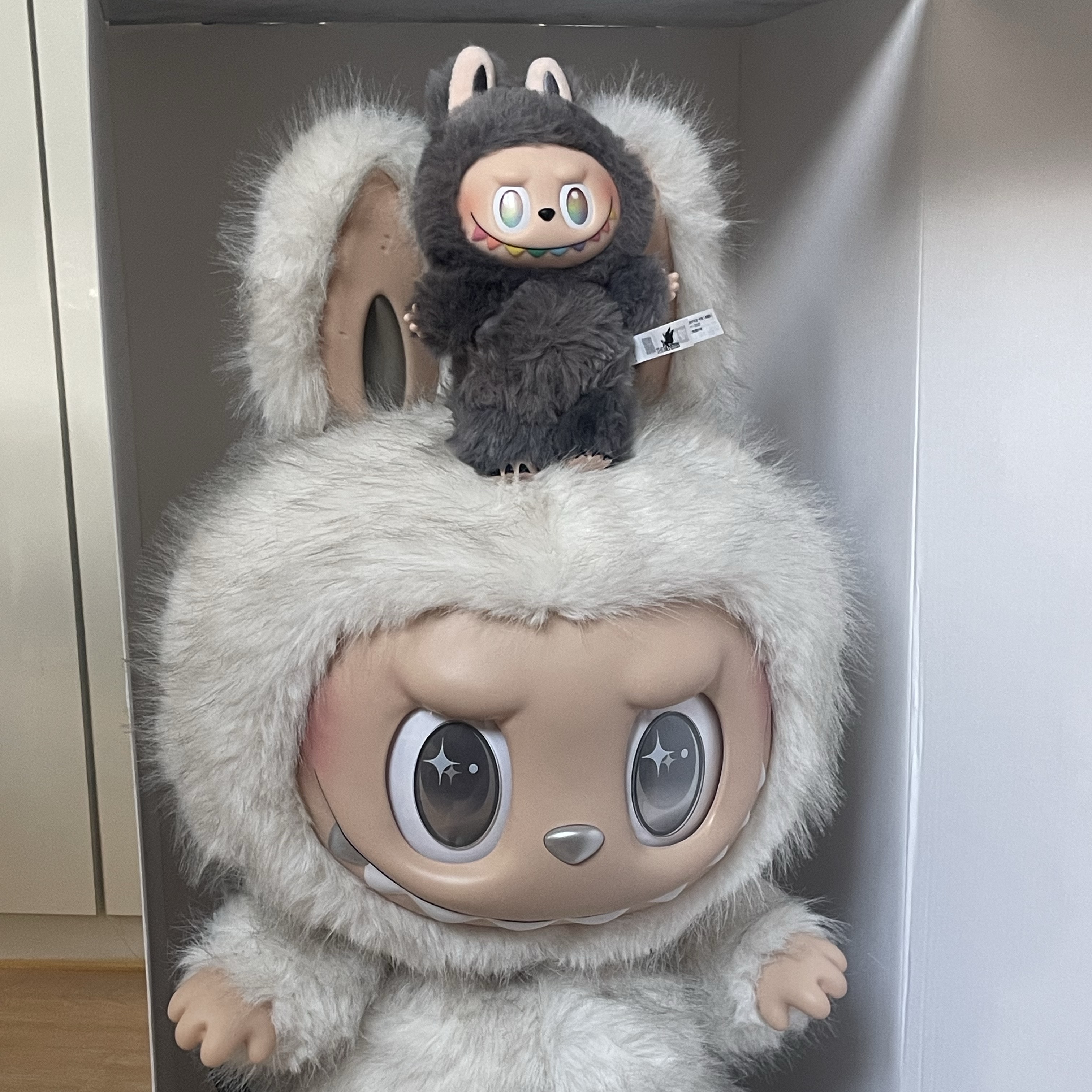 Pop Mart Labubu The Monsters Highlight Series ID Keyring (Opened Case) 착용 스타일