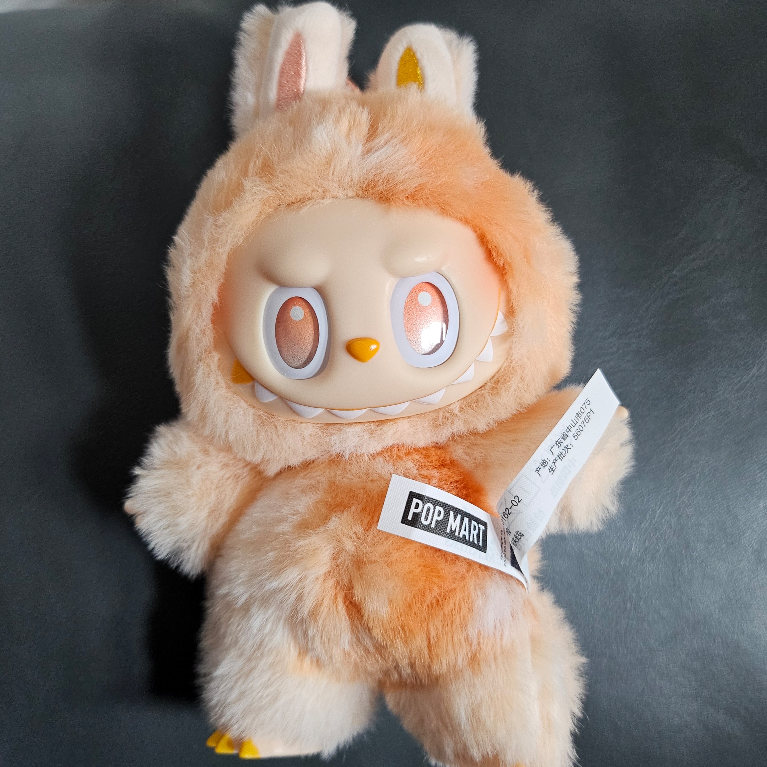 Pop Mart Labubu The Monsters Highlight Series Sealed Case (1 Blind Box) 착용 스타일