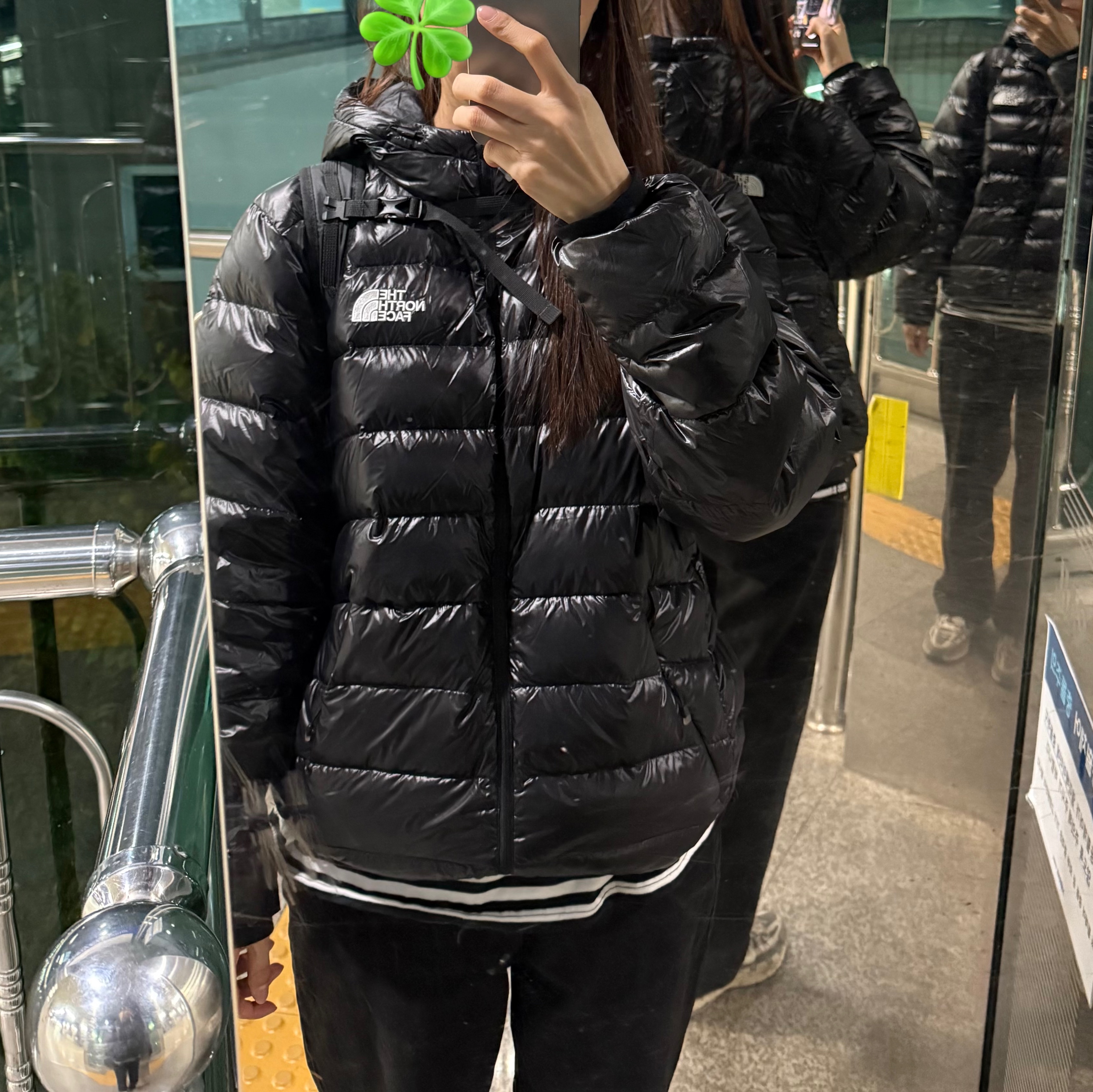 The North Face Matier EX RDS Down Hoodie Black 착용 스타일 - 2