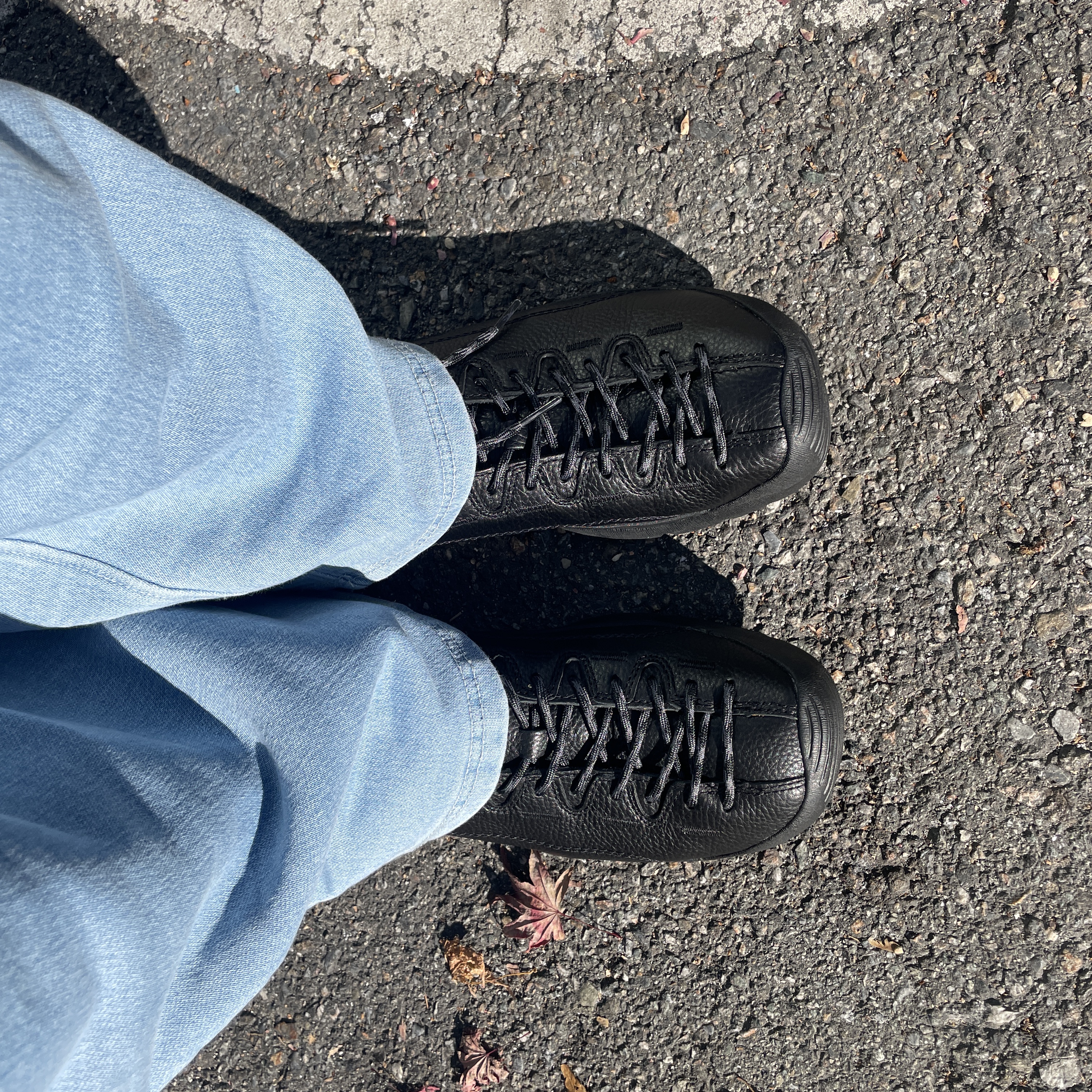 Keen Jasper Sneakers Black Smooth Leather 착용 스타일 - 1