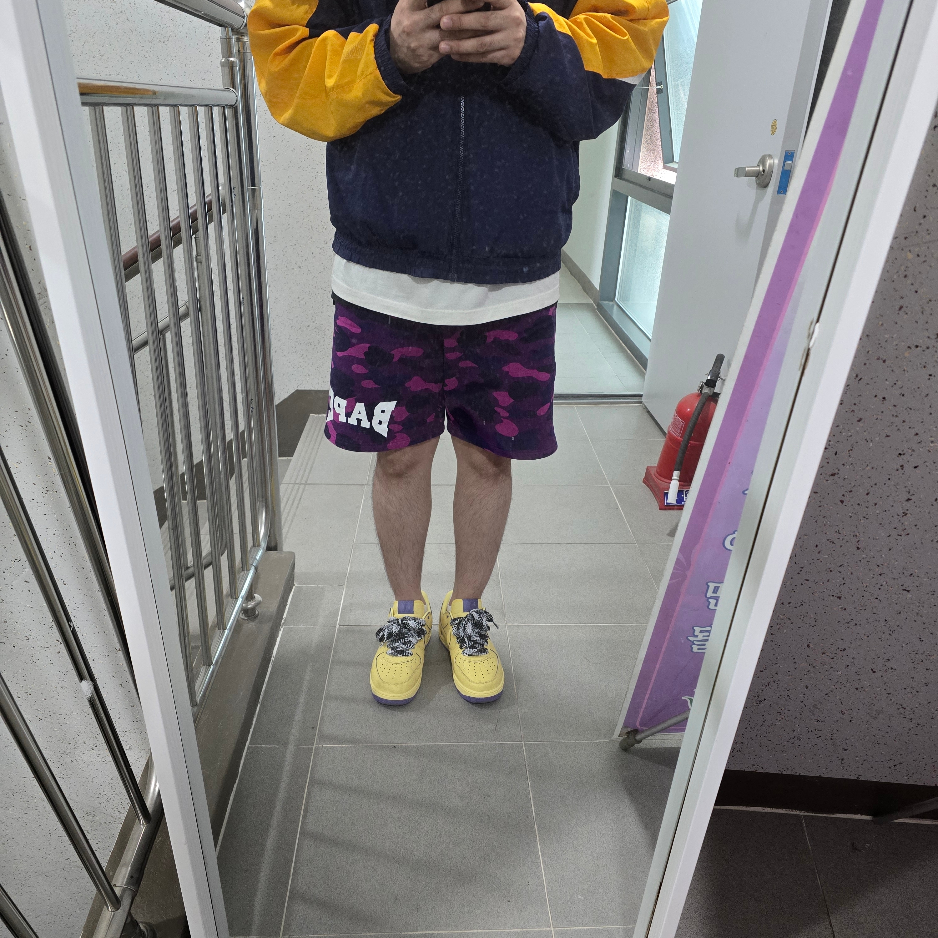 Nike Air Force 1 Low Protro Soft Yellow 착용 스타일 - 2