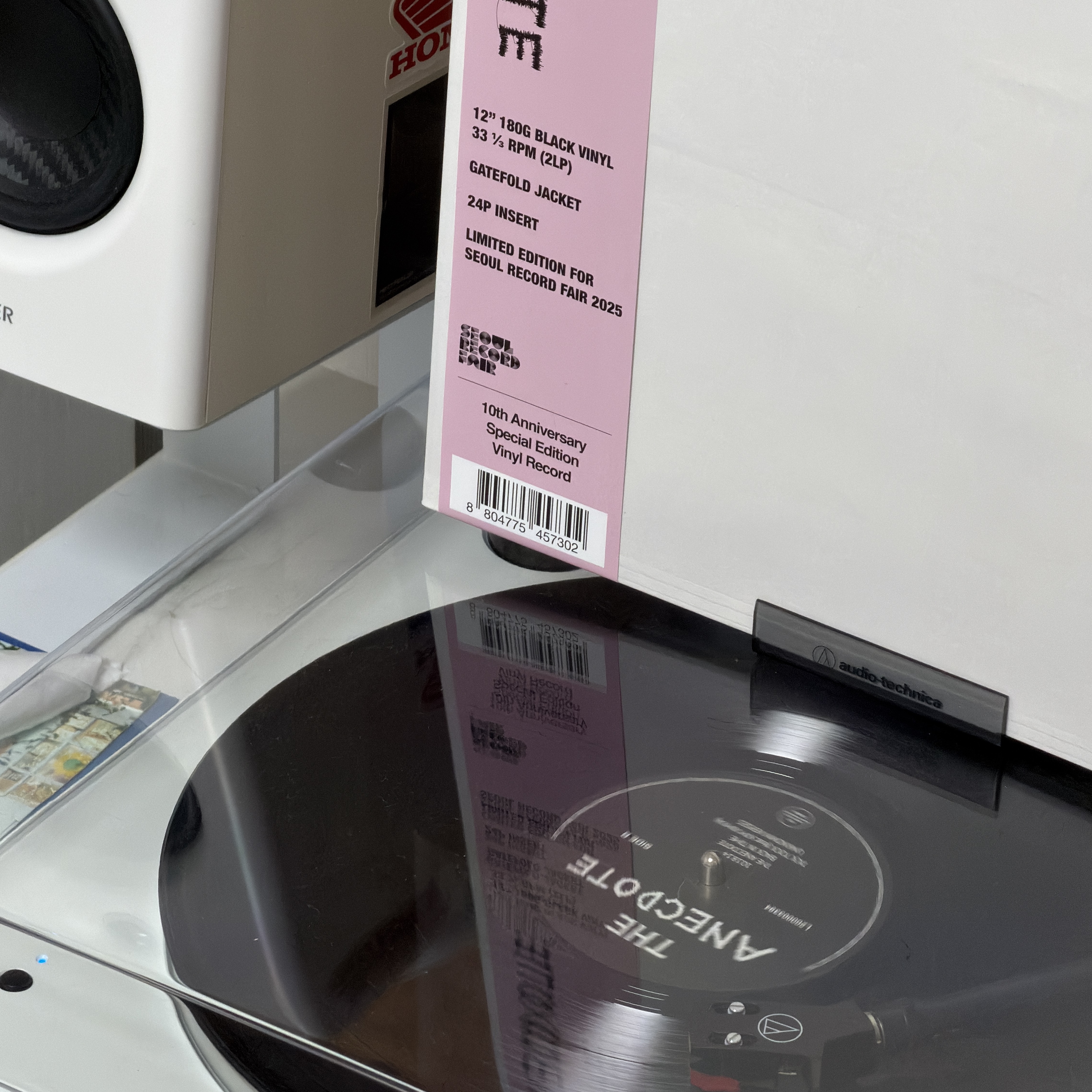 E Sens The Anecdote 10th Anniversary Special Edition LP Black (2LP), Audio-Technica AT-LP3XBT Automatic Belt-Drive Turntable (Wireless & Analog) White 착용 스타일