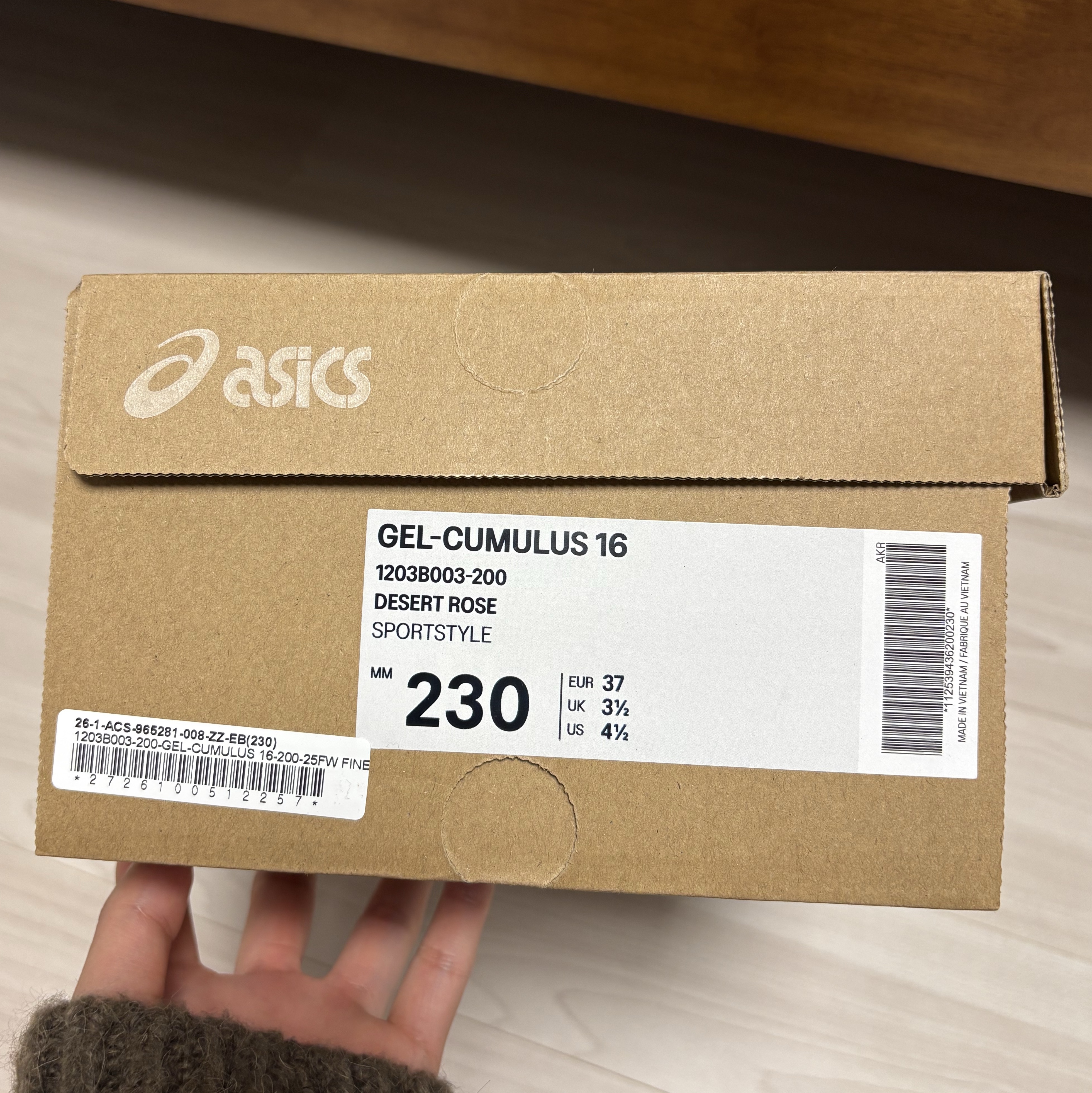 Asics x Finesse Gel-Cumulus 16 Desert Rose 착용 스타일 - 2