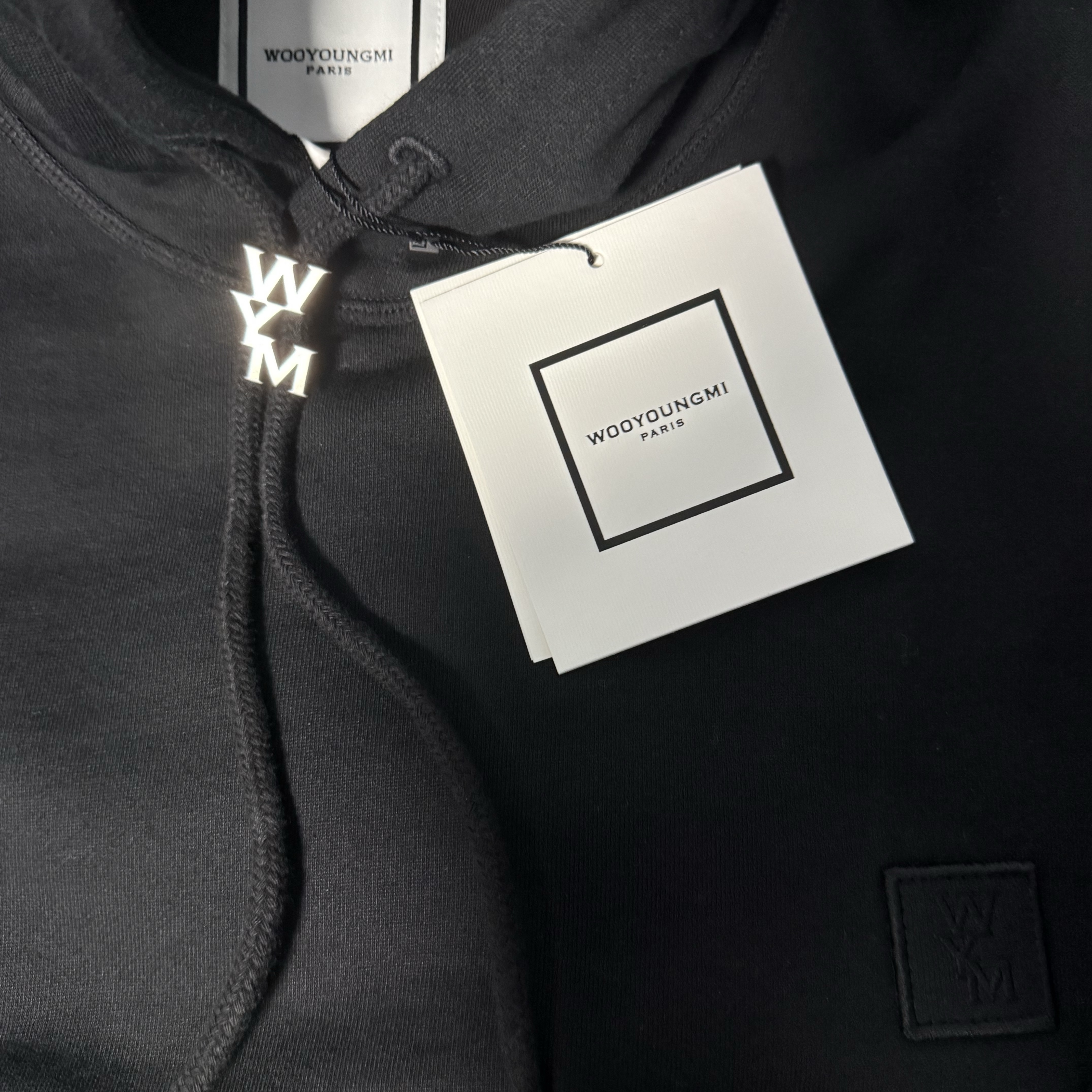 Wooyoungmi Back Logo Hoodie Black - 25FW 착용 스타일