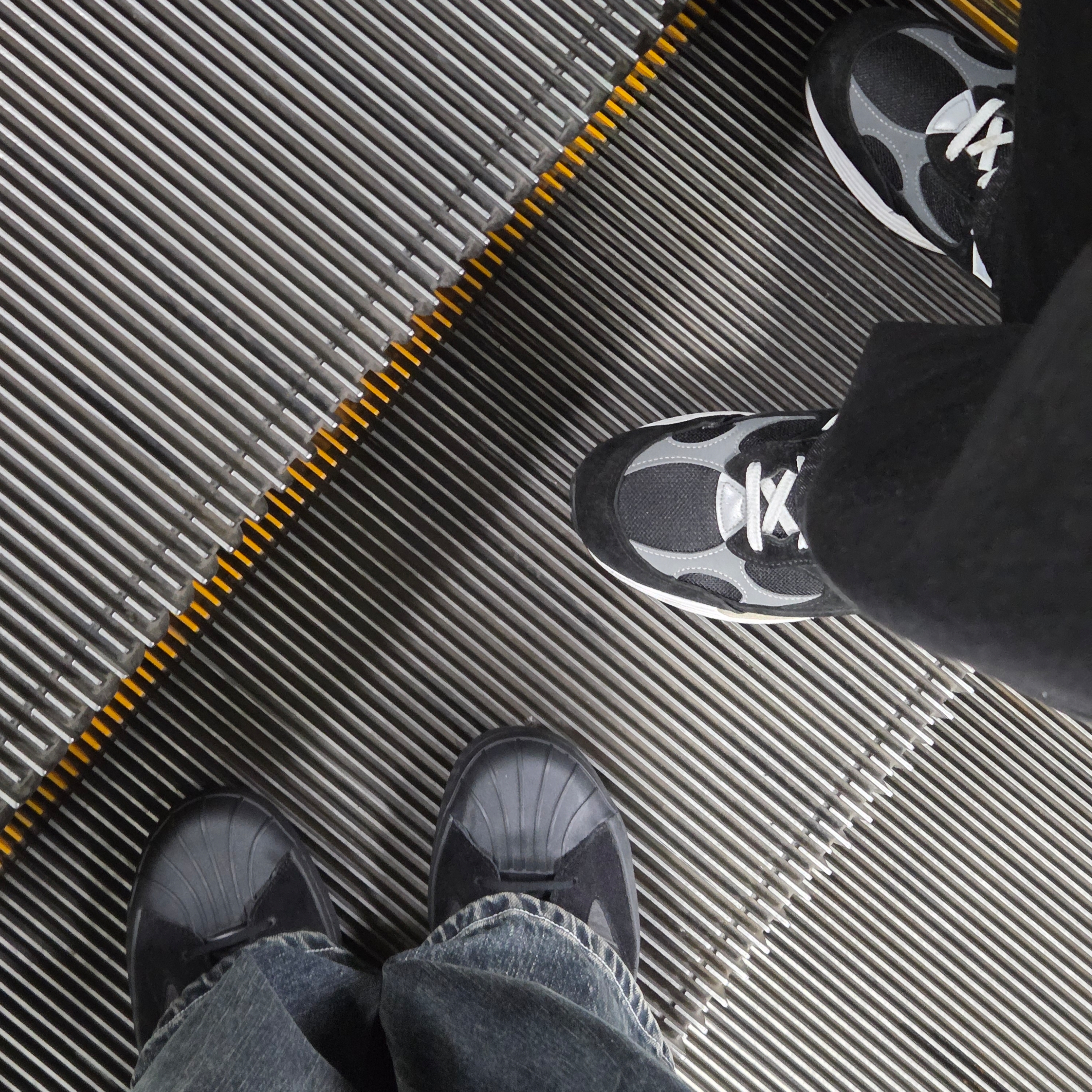 New Balance 992 Made in USA Core Black Grey, Y-3 Yohji Star Triple Black 착용 스타일