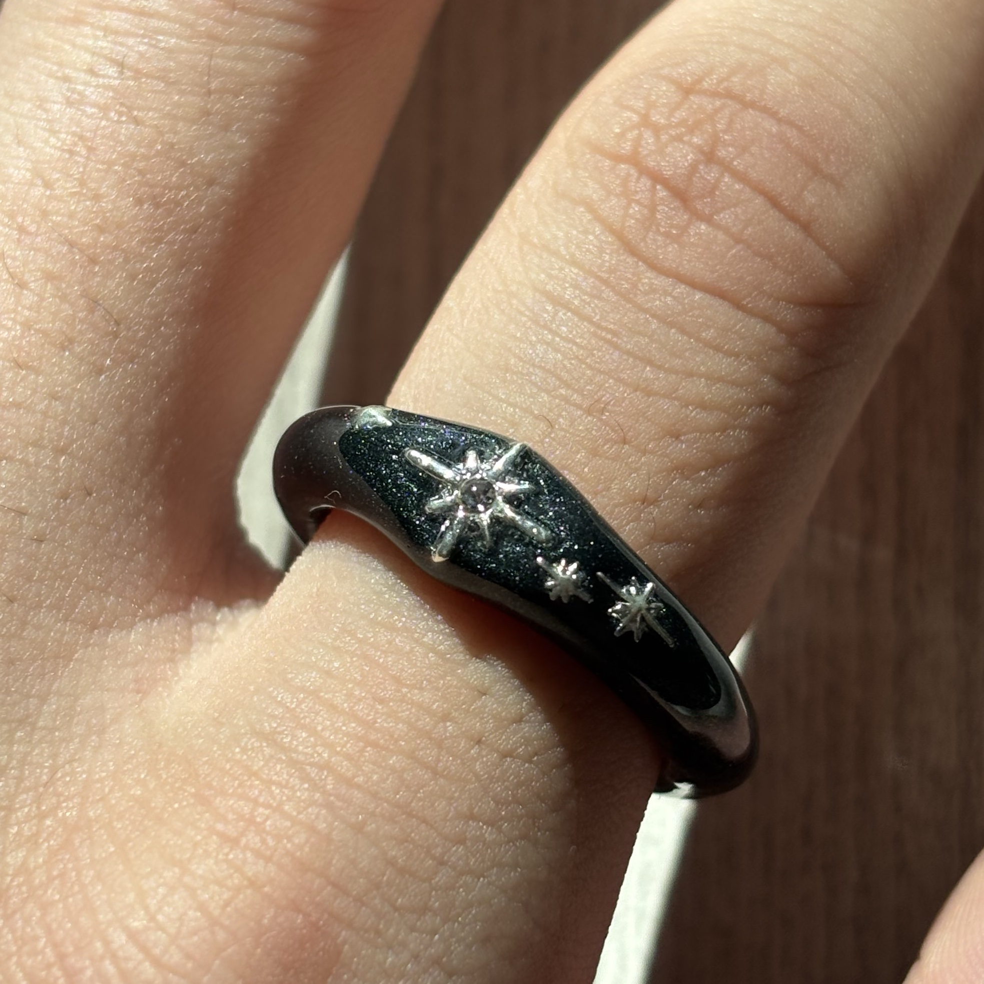 Nff Starry Night Ring Black 착용 스타일