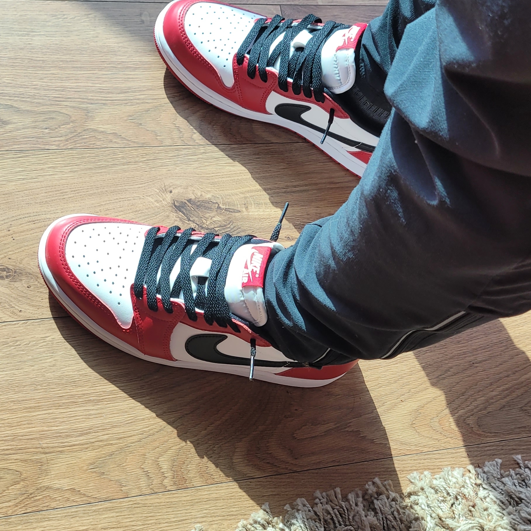 Jordan 1 Retro Low OG Chicago 착용 스타일 - 1