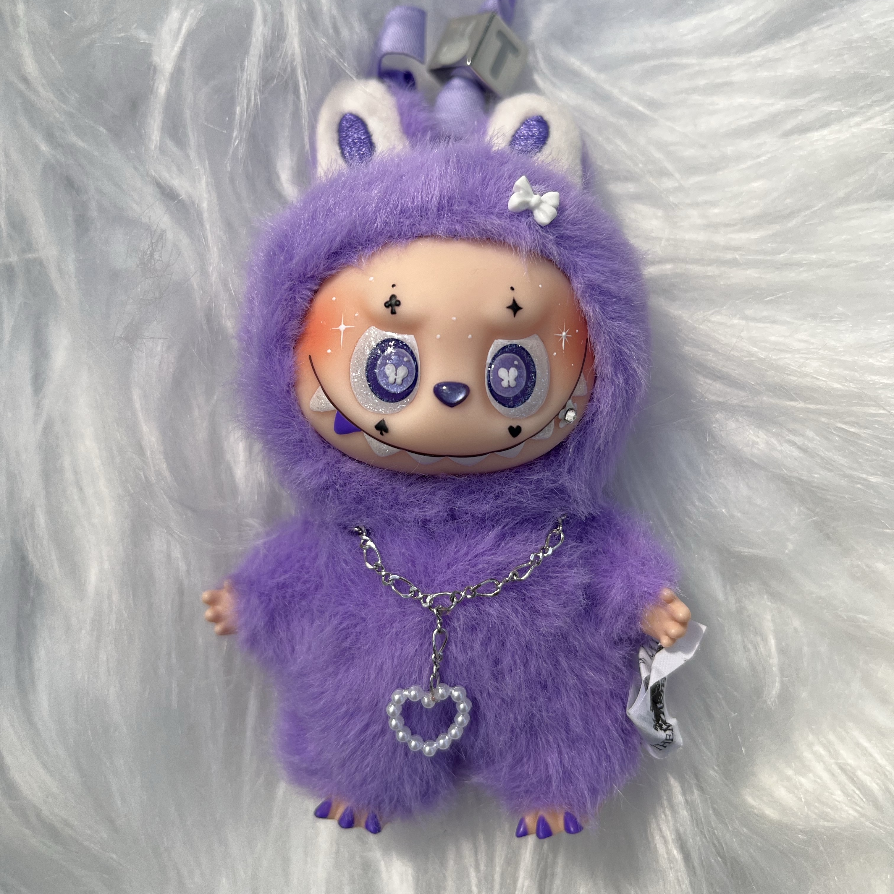 Pop Mart Labubu The Monsters Pin For Love Series Vinyl Plush Pendant (N-Z) T (Opened Case) 착용 스타일