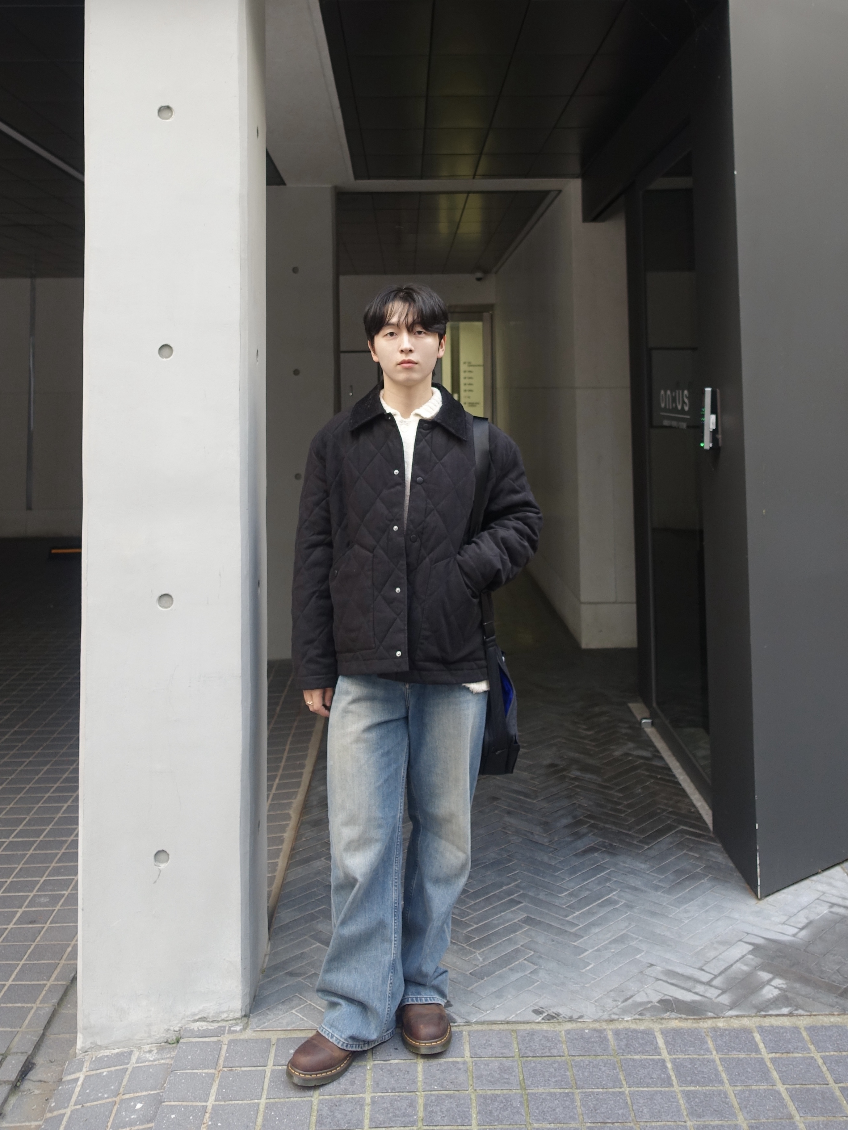 Dr. Martens 1461 Crazy Horse Dark Brown 착용 스타일 - 4