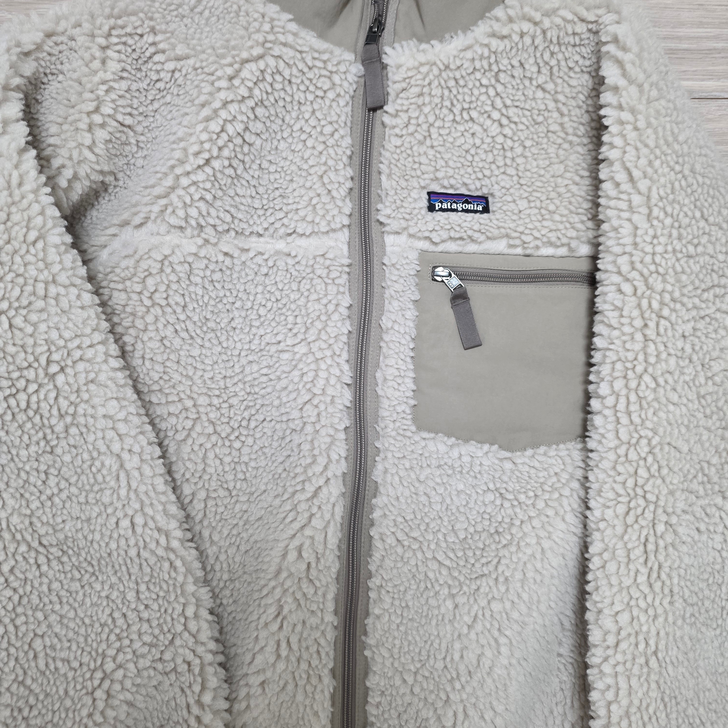 (W) Patagonia Classic Retro-X Fleece Jacket Natural 착용 스타일 - 2