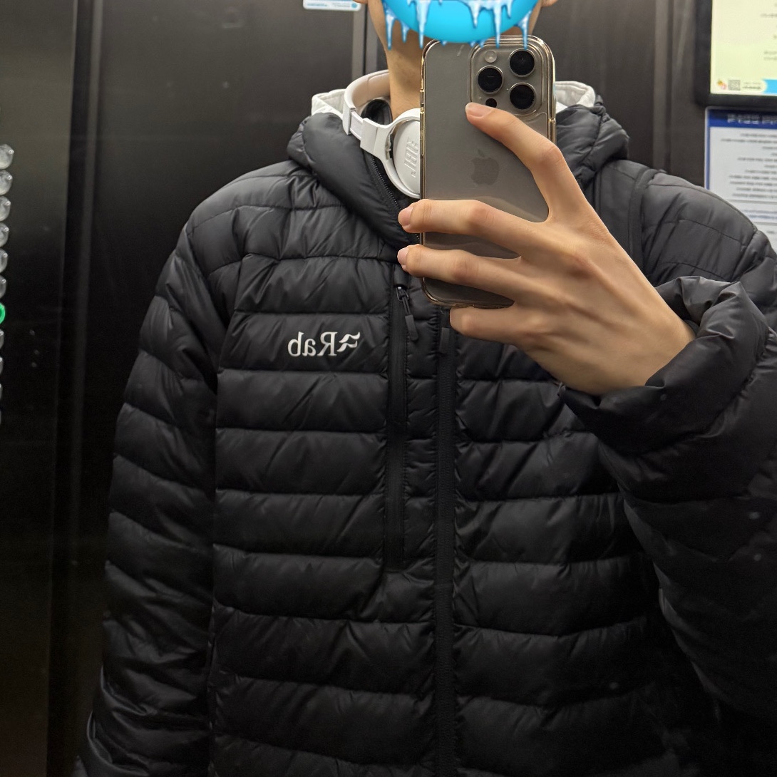 Rab Microlight Alpine Jacket Black 착용 스타일