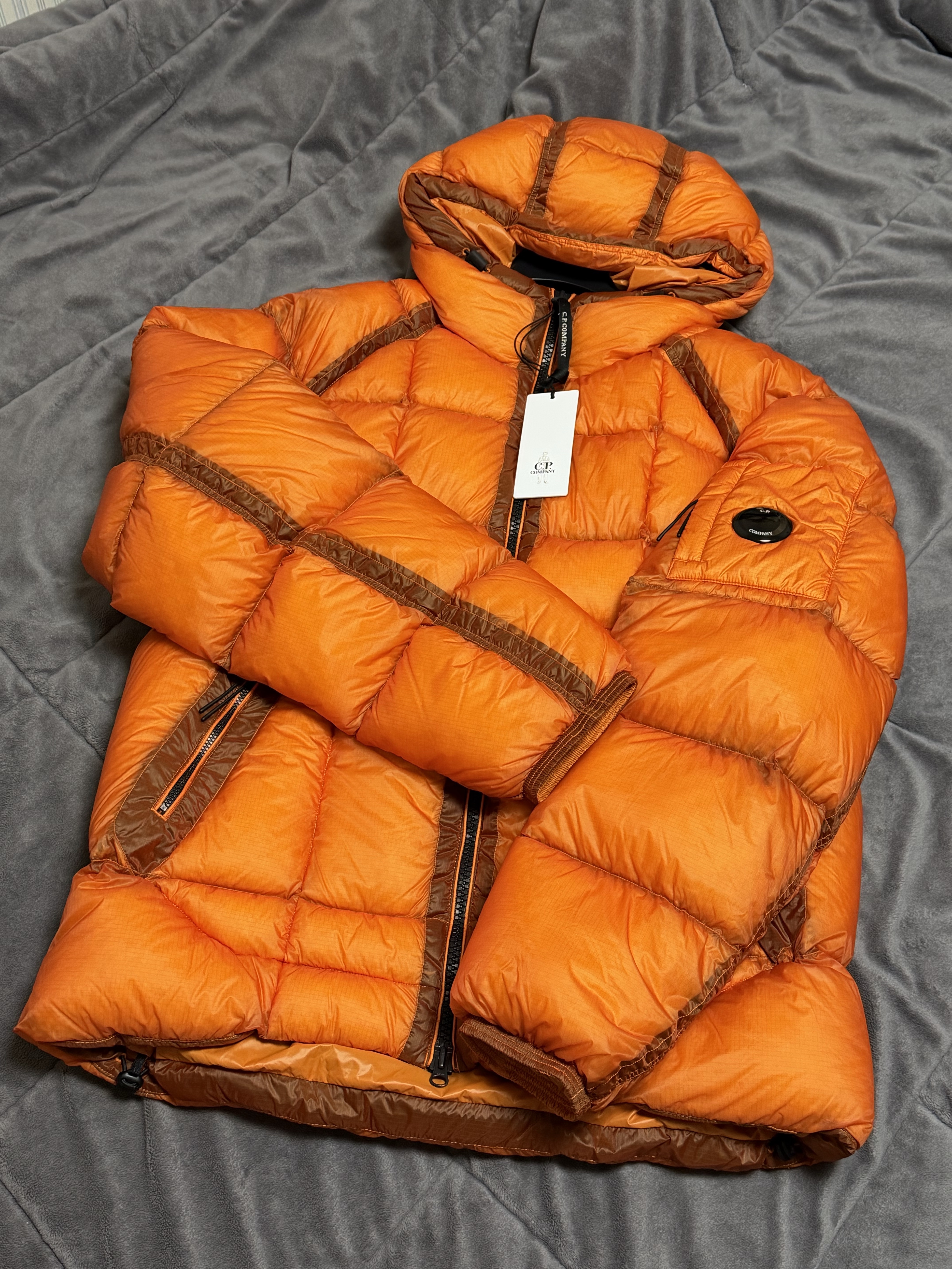 C.P. Company D.D. Shell Hooded Medium Down Jacket Bombay Brown - 24FW, C.P. Company D.D. Shell Hooded Down Jacket Russet Orange - 25FW 착용 스타일