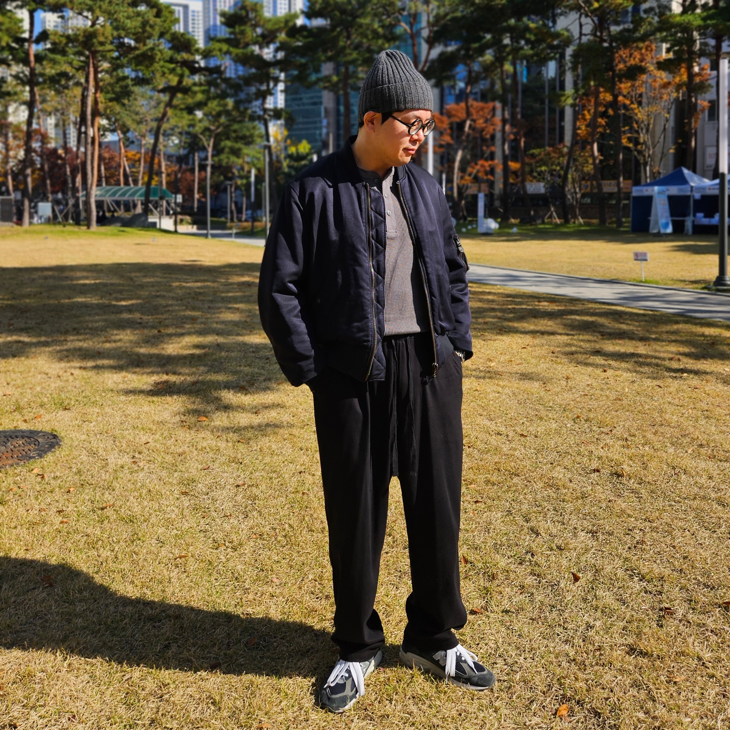 New Balance 990v2 Made in USA Navy, Rolex Submariner 41mm 124060 Black Oyster 착용 스타일 - 1
