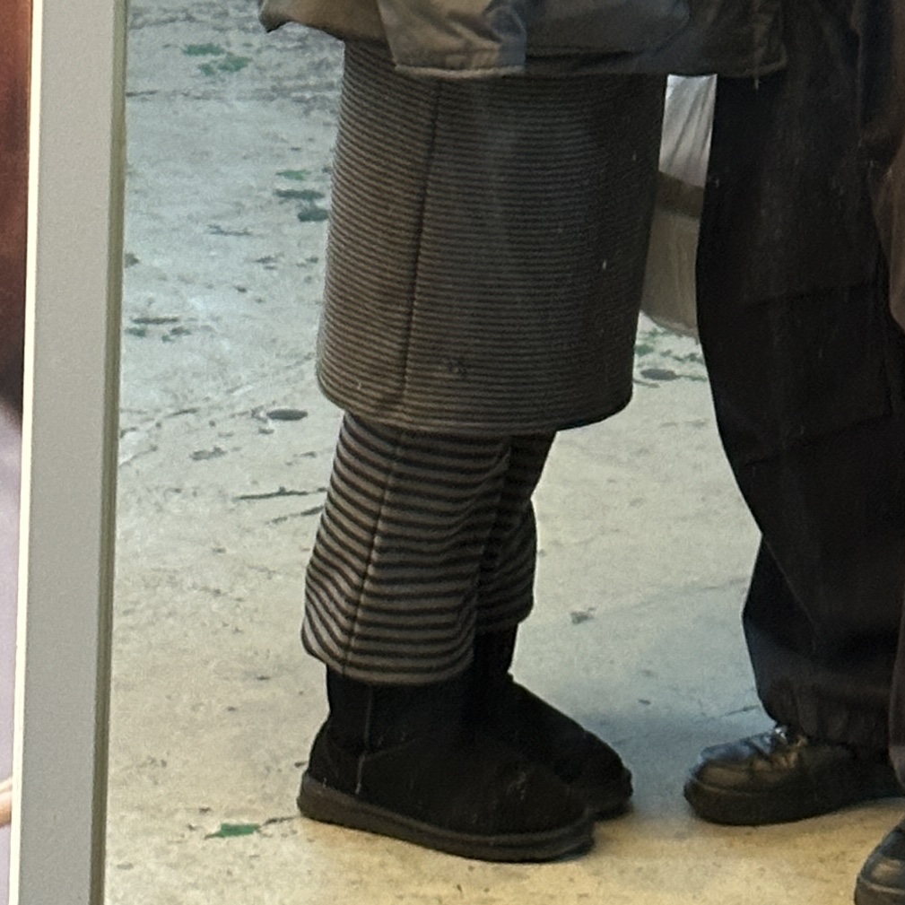 ISTKUNST Stripe Midi Layerd Skirt Pants Black 착용 스타일