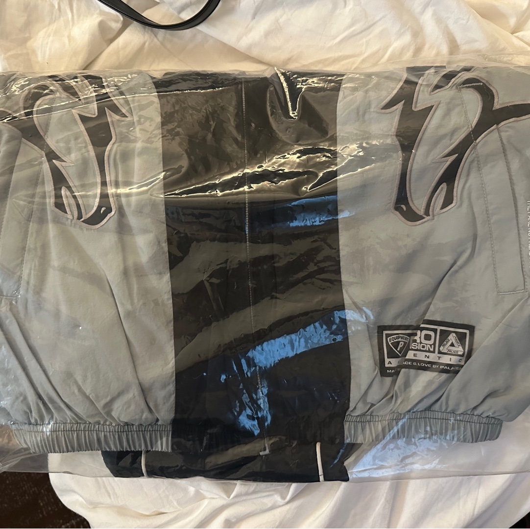 Palace Horses Jacket Black Grey - 25FW 착용 스타일 - 2