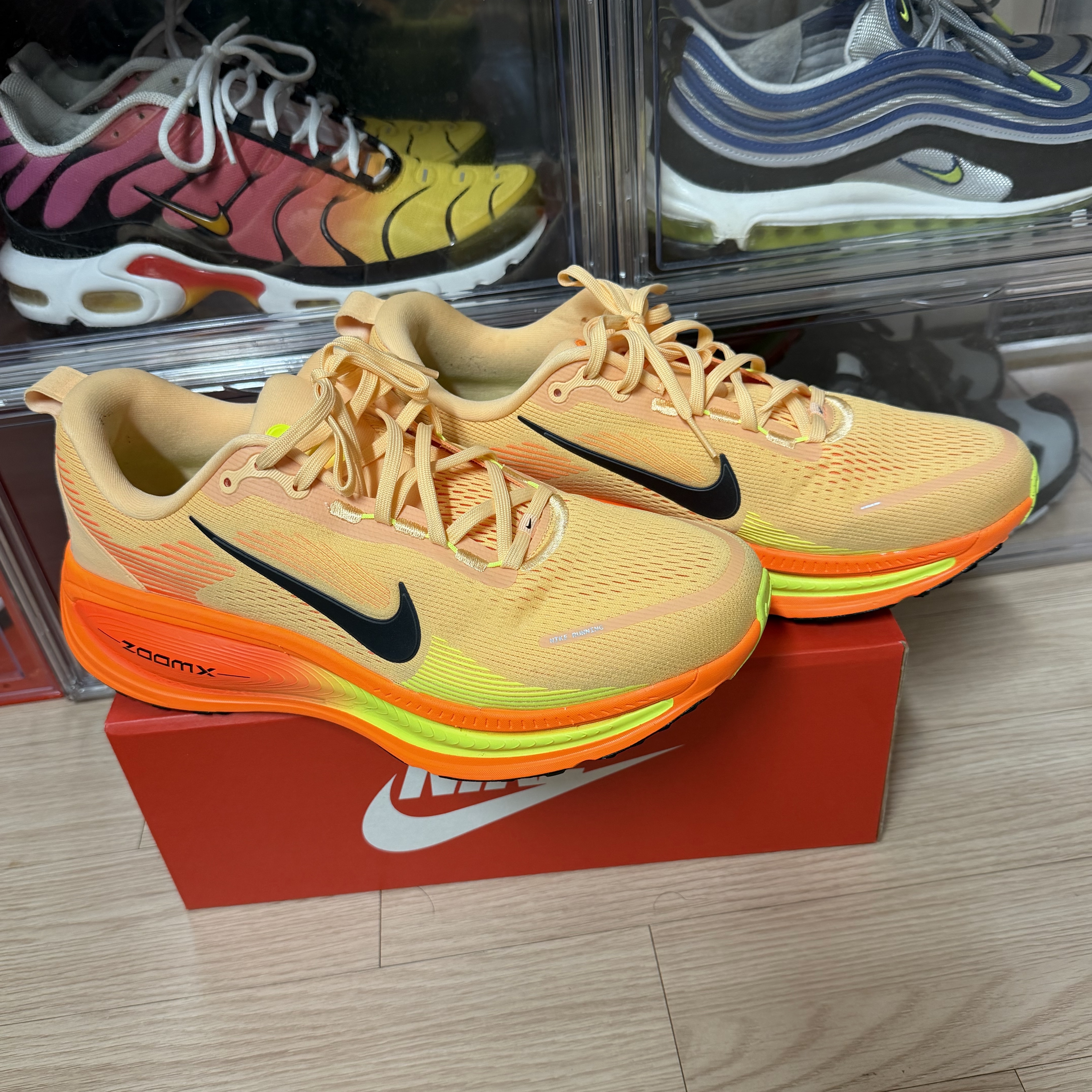 Nike Vomero 18 Orange Chalk Total Orange 착용 스타일