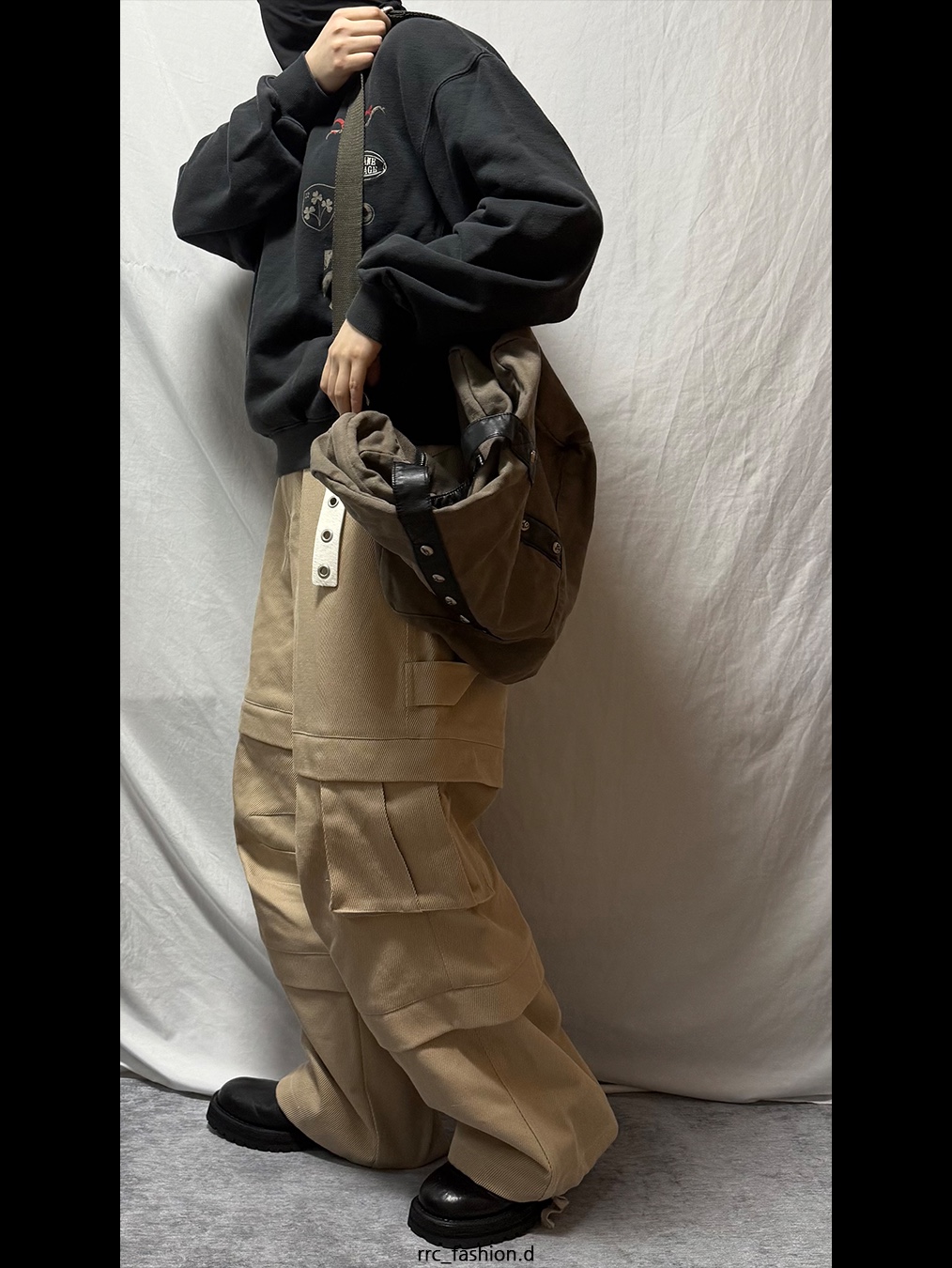 Kamien Titan Baggy Pants Beige, INSANE GARAGE Insane Graphic Sweat Shirt_Washed Black 착용 스타일 - 2