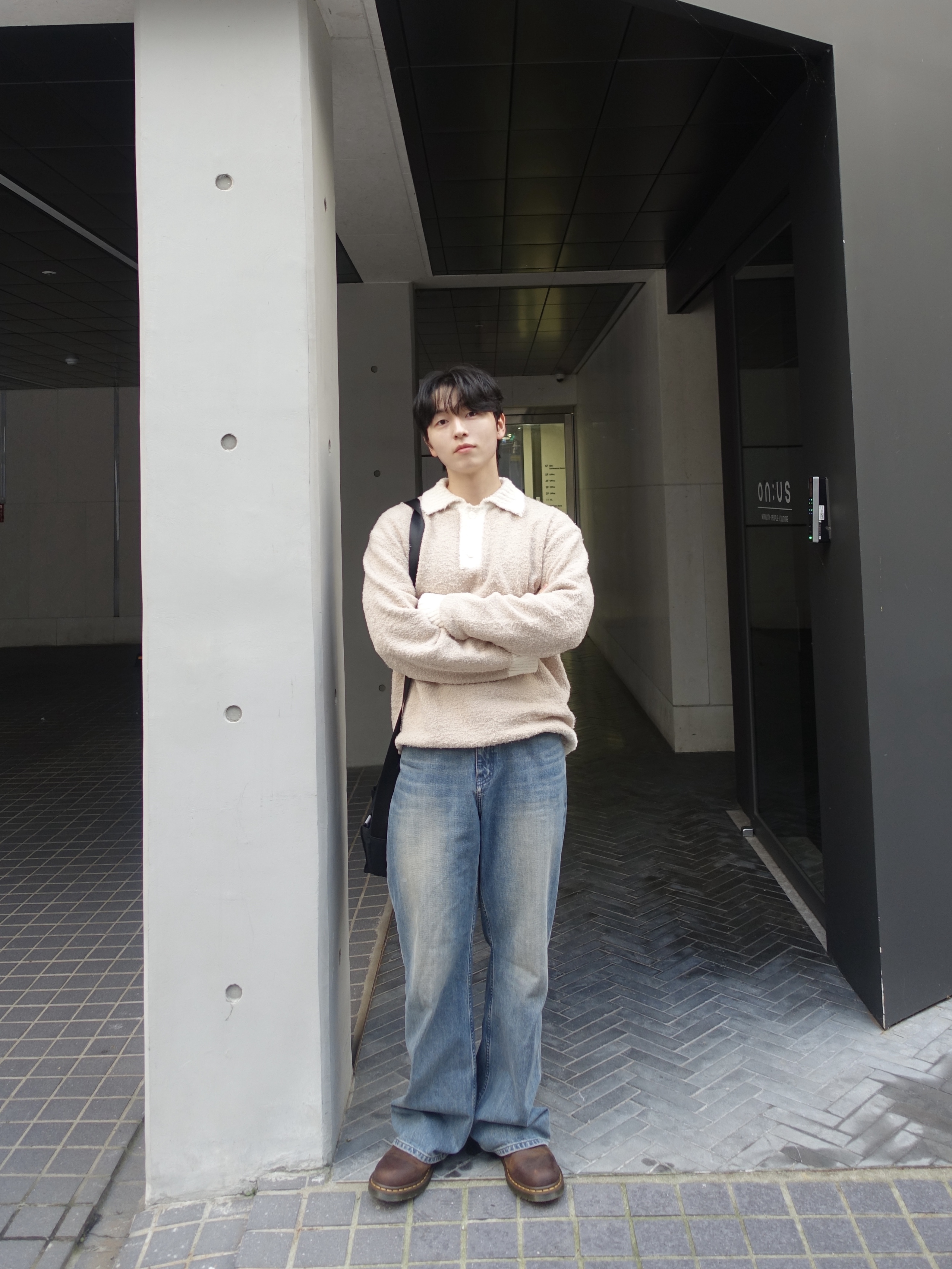Dr. Martens 1461 Crazy Horse Dark Brown 착용 스타일 - 1