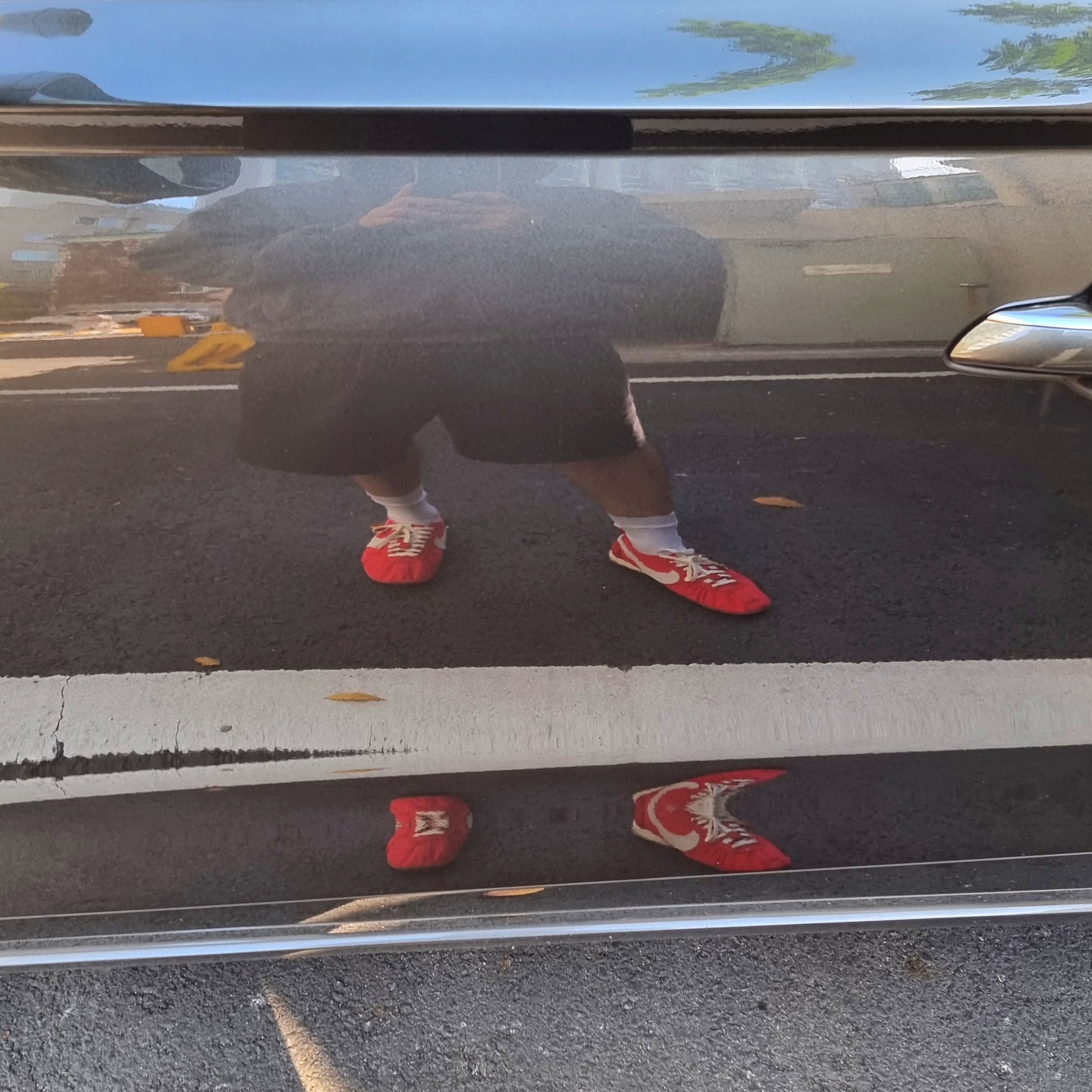 Nike x Jacquemus Moon Shoe SP University Red and Bicycle Yellow 착용 스타일 - 3
