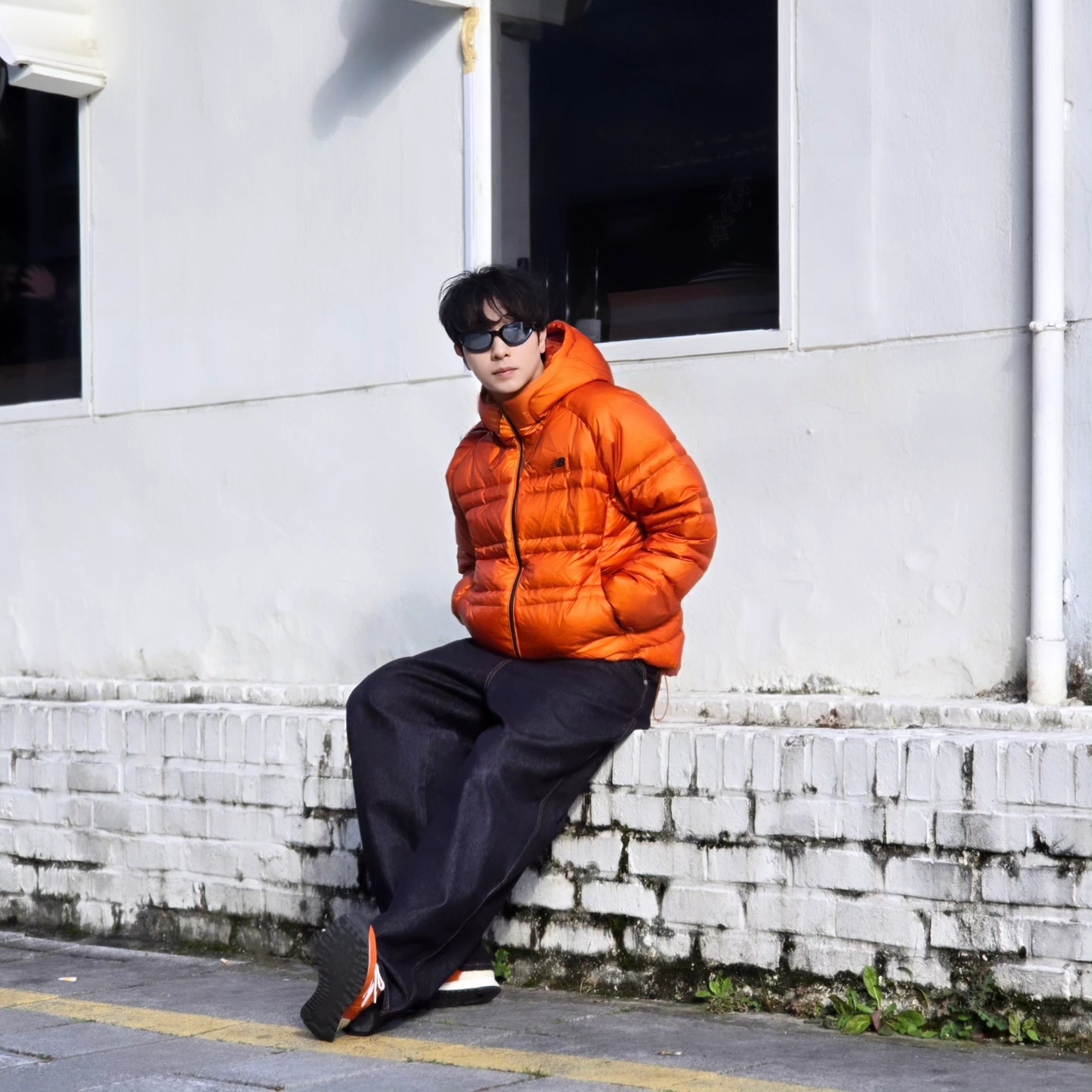 New Balance Flying 77 Superlight Hooded Goose Down Jacket Orange, Suade Contour Pocket Denim Raw Indigo 착용 스타일 - 5