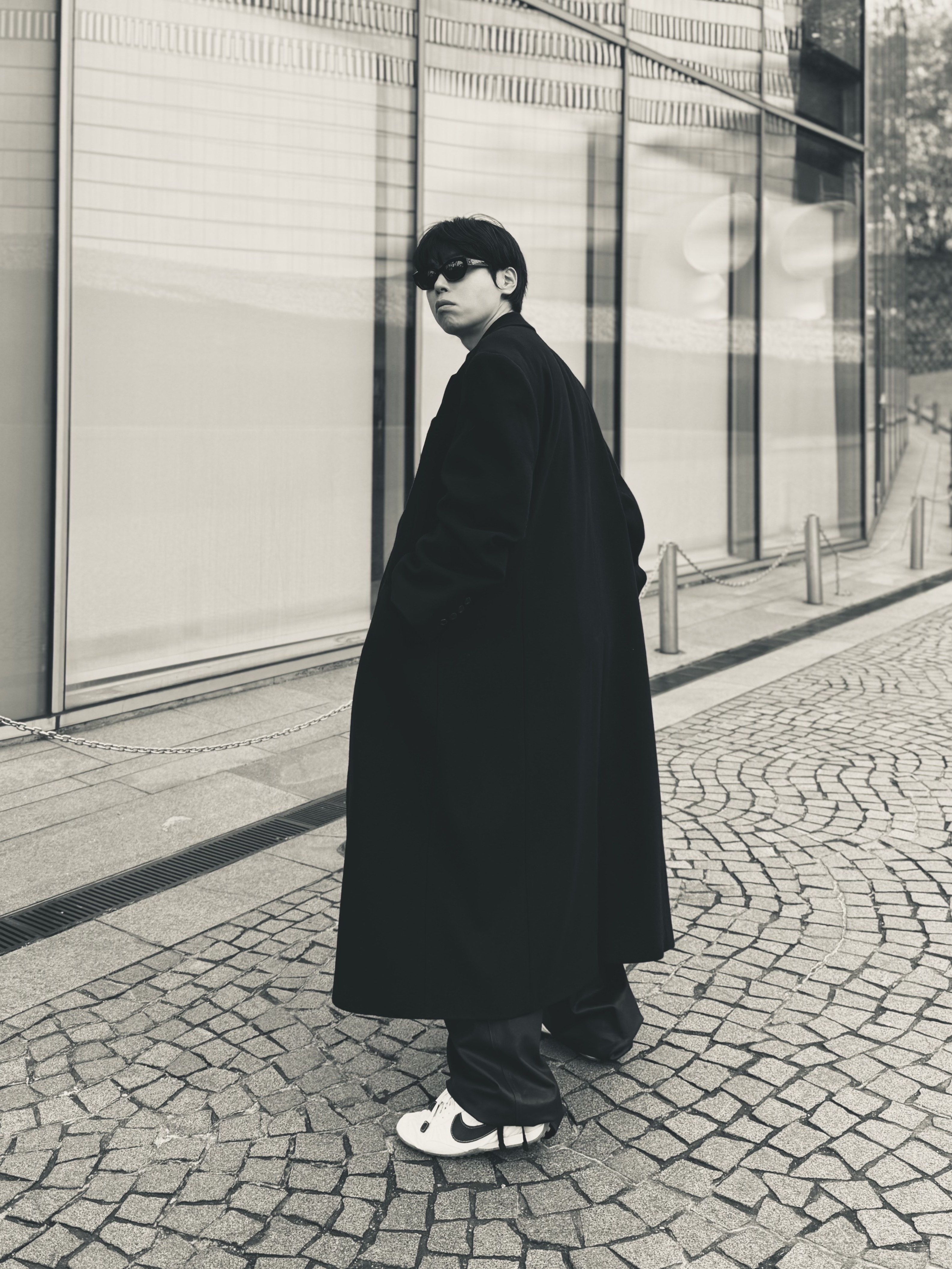 Nike x Jacquemus Moon Shoe SP Alabaster Off Noir, farfromwhat far layered work pants_black 착용 스타일 - 1