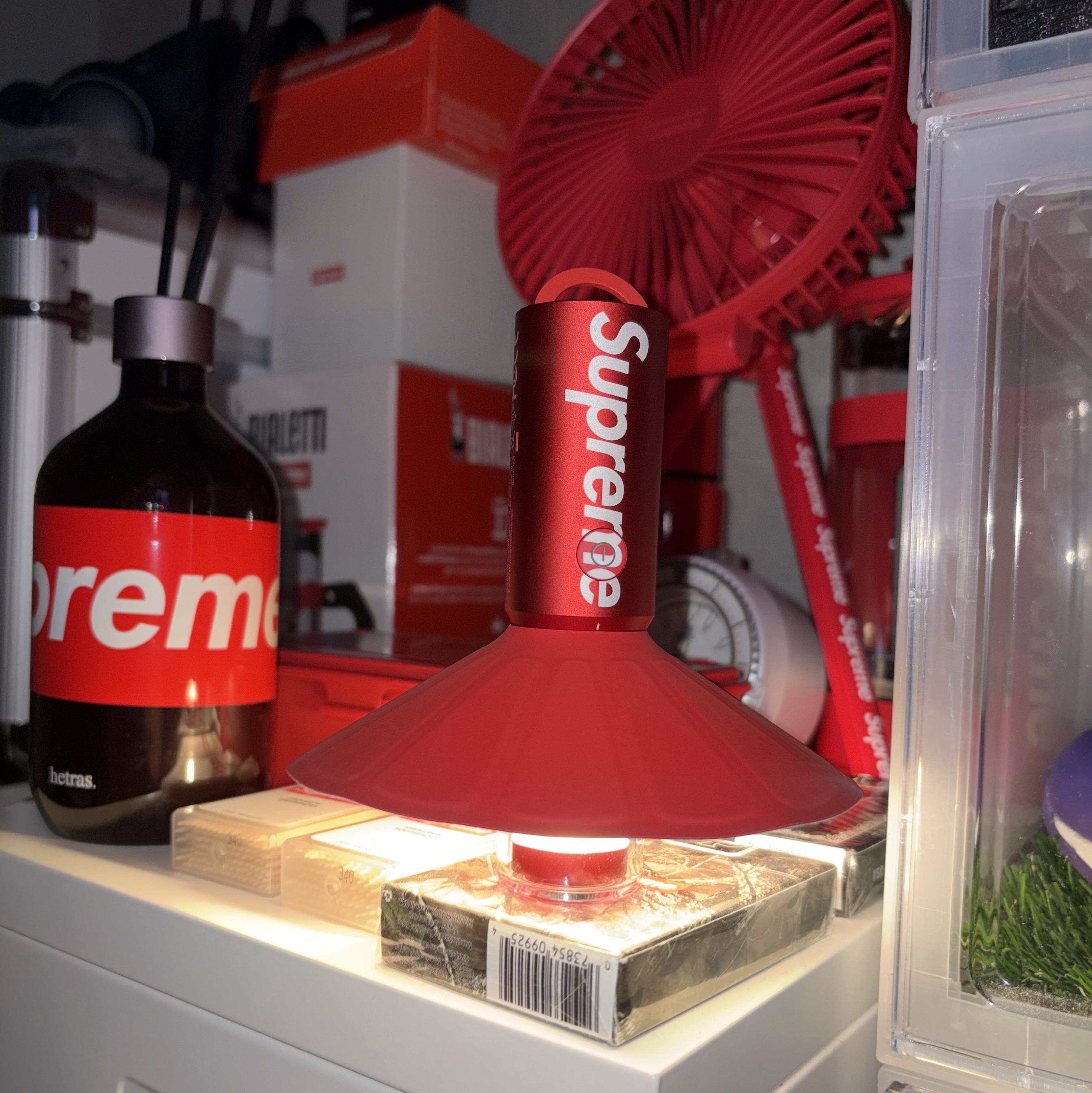 Supreme x Hoto Camp Light Red - 25FW (Korean Ver.) 착용 스타일