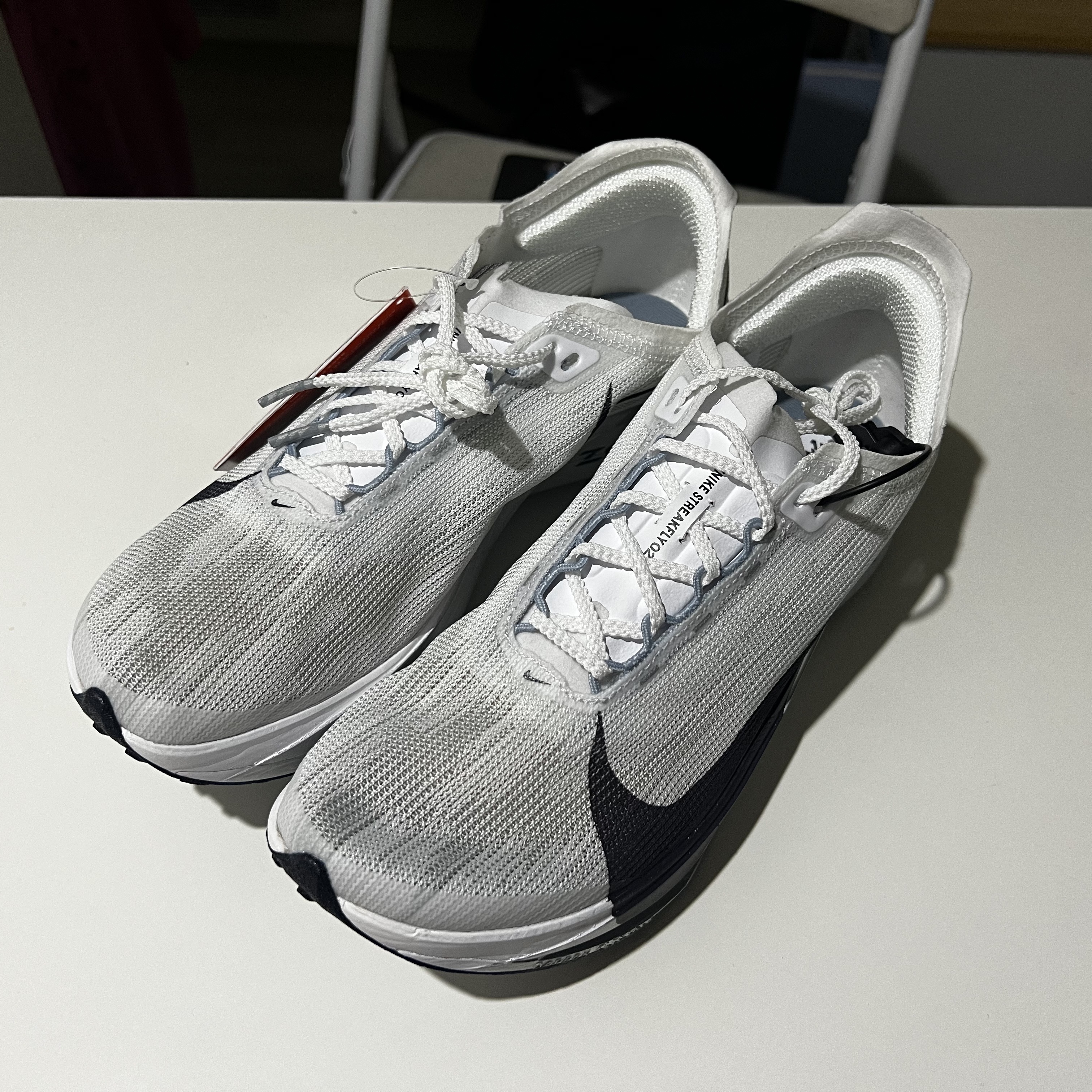 Nike ZoomX Streakfly 2 White Obsidian Mist 착용 스타일