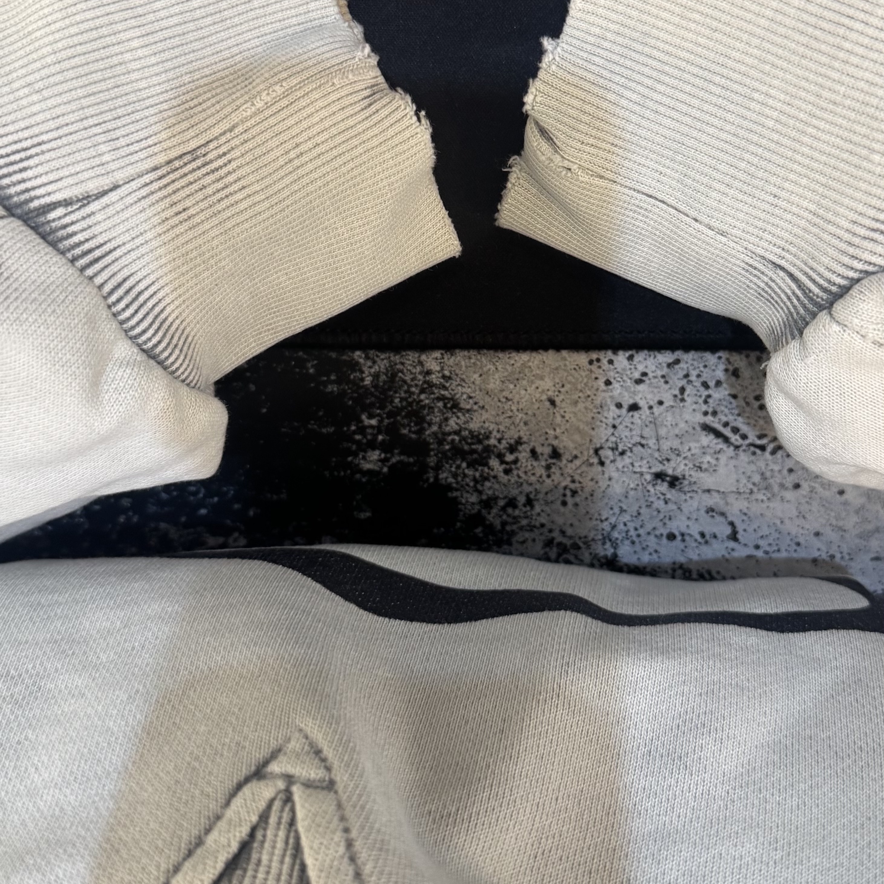 (W) Mischief Bleached Pullover Hoodie Bleached Khaki 착용 스타일