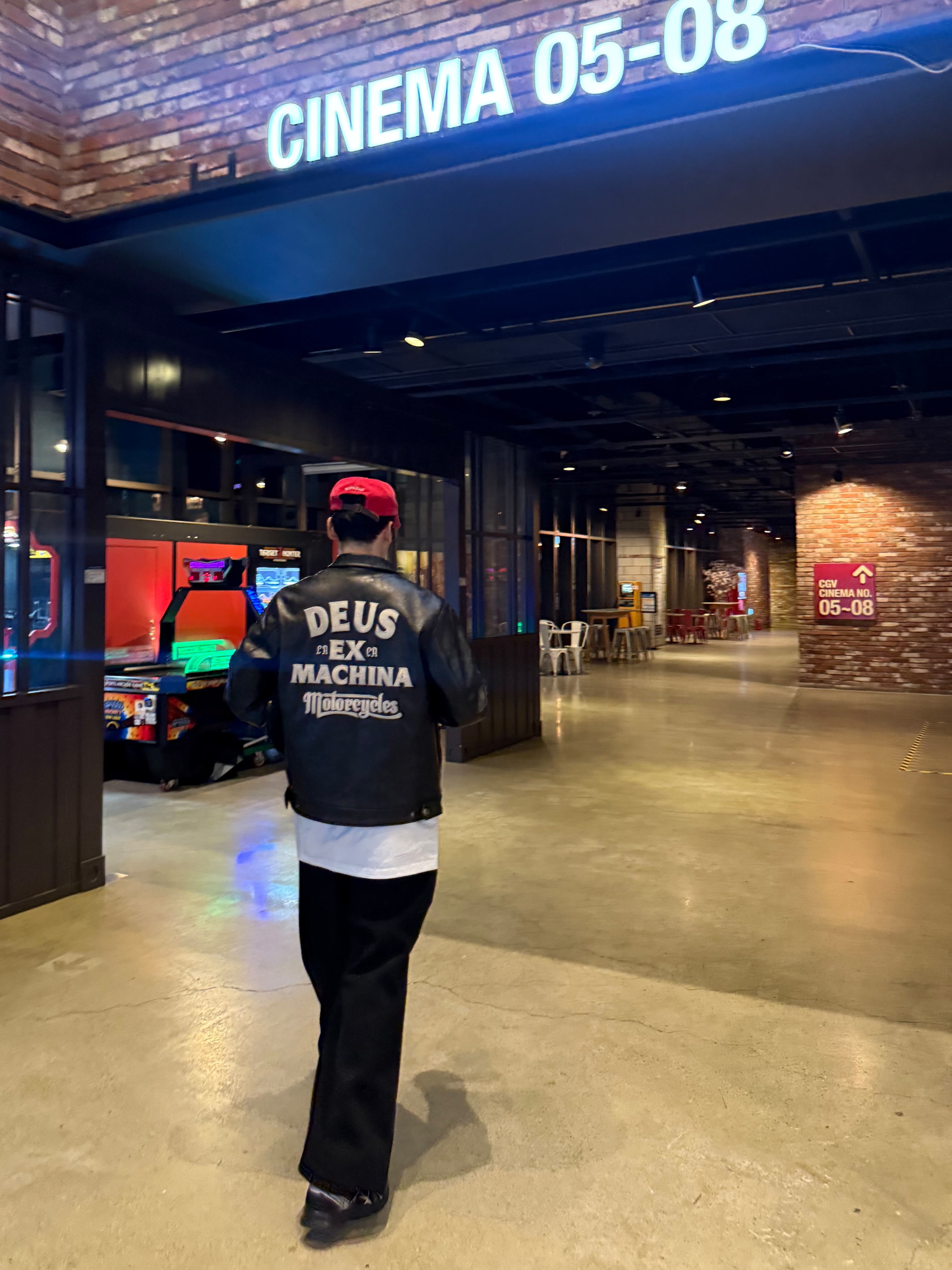 Deus Ex Machina Rider’s Friend Jacket Black, Undermycar Mu.112 Original Logo Curve Line Stitch Bonded Sweat Pants Black 착용 스타일 - 2