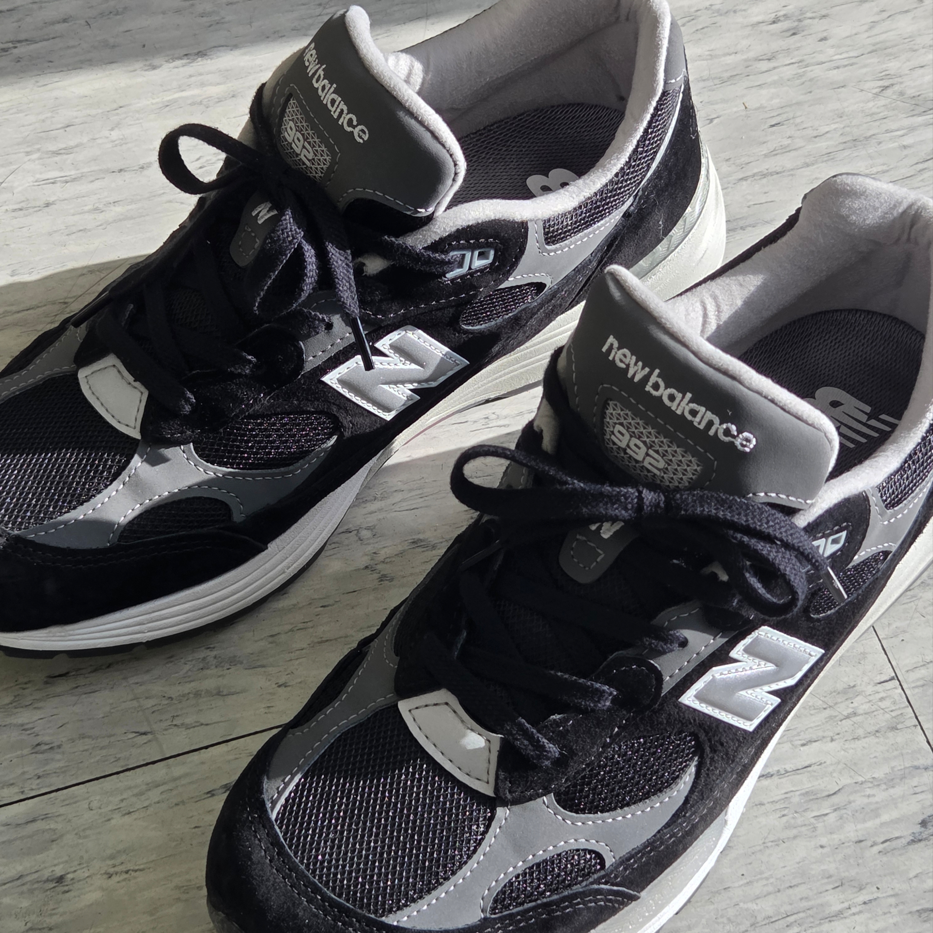 New Balance 992 Made in USA Core Black Grey 착용 스타일