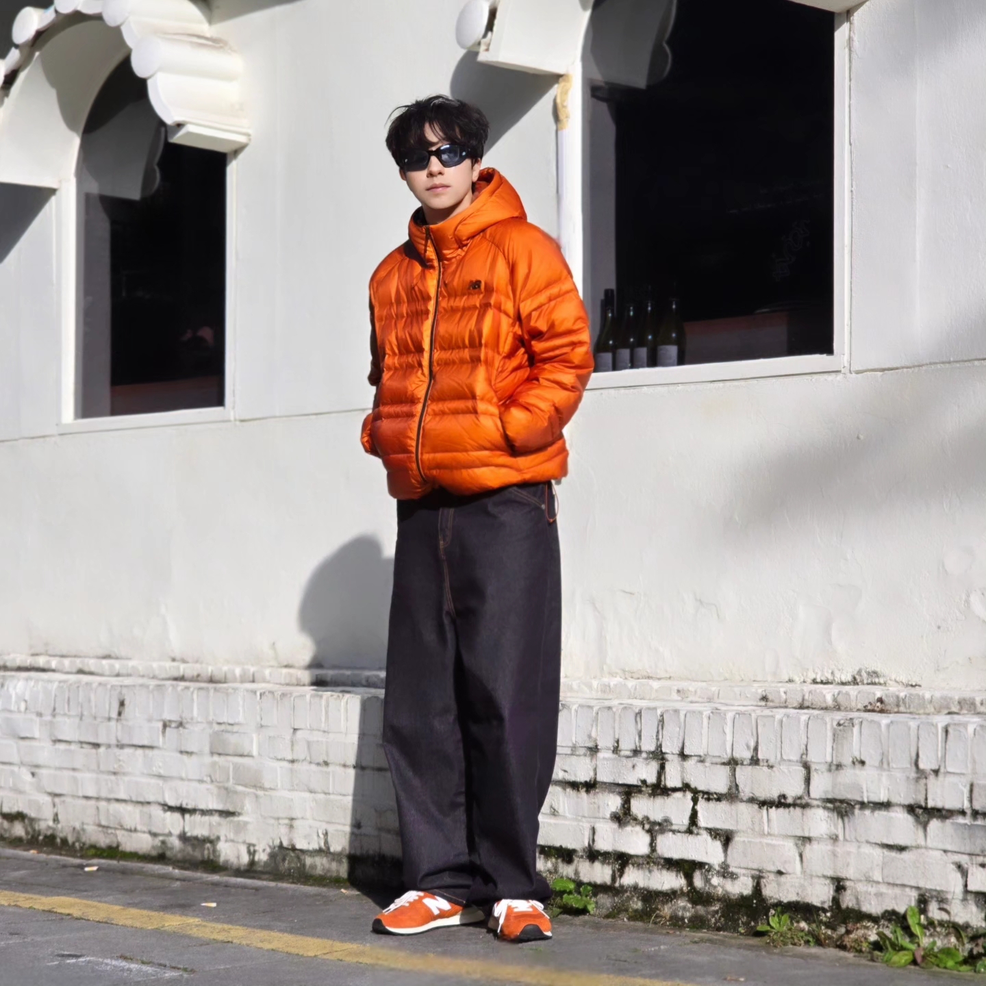 New Balance Flying 77 Superlight Hooded Goose Down Jacket Orange, Suade Contour Pocket Denim Raw Indigo 착용 스타일 - 4