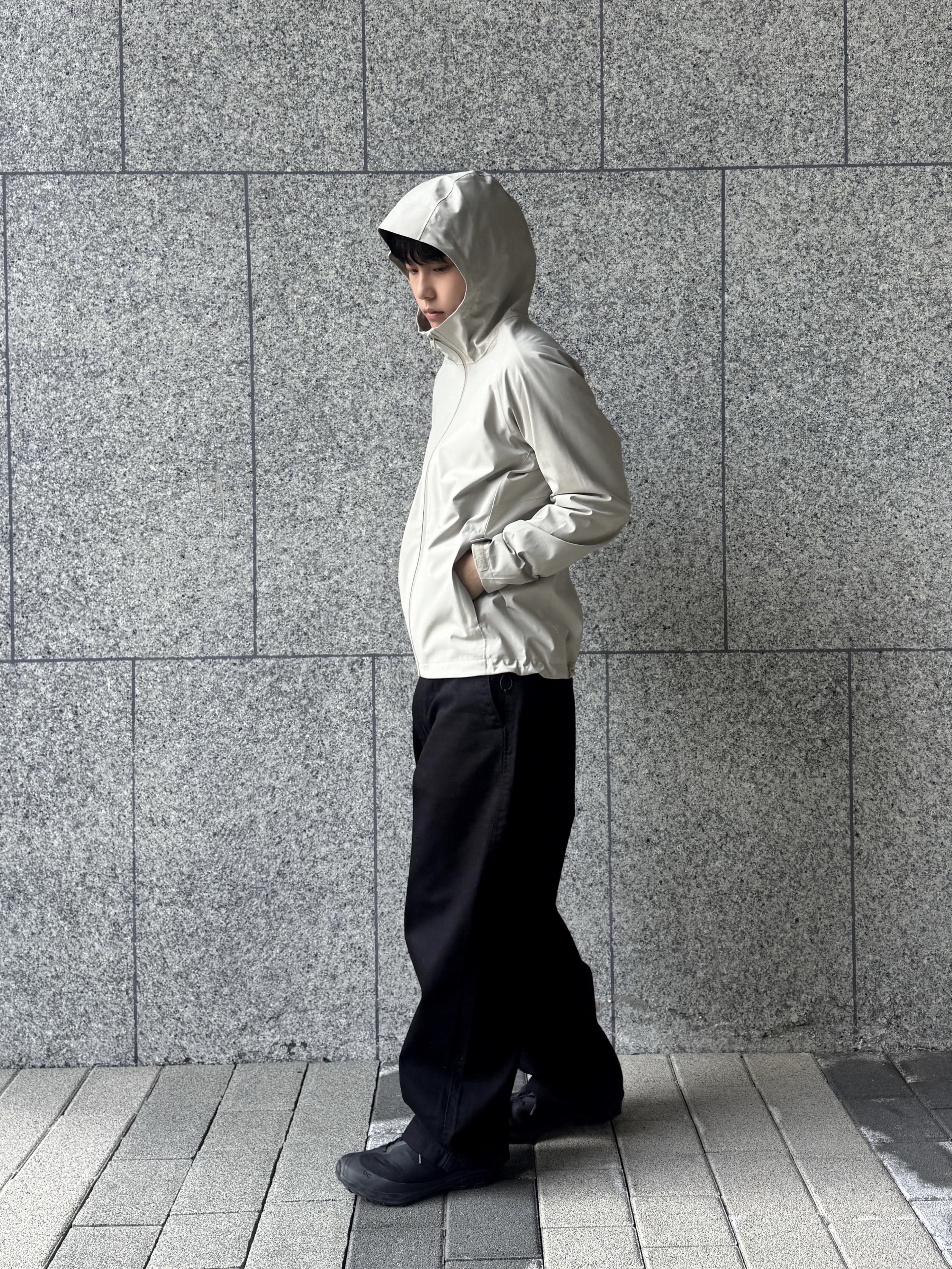 On Running x Post Archive Faction (Paf) Cloudventure Peak All Black 착용 스타일