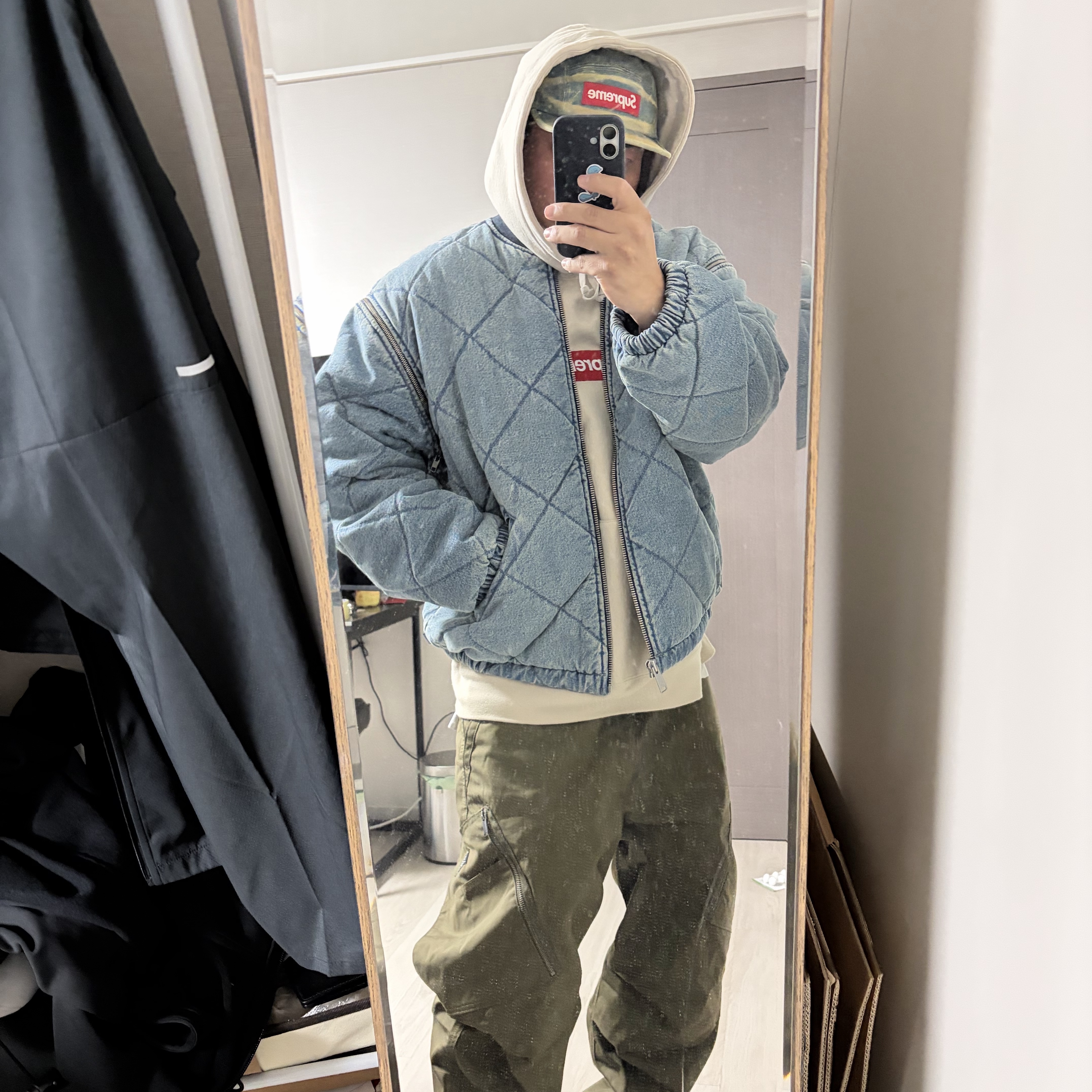 Supreme Zip Off Sleeve Quilted Bomber Jacket Denim - 25FW 착용 스타일 - 1