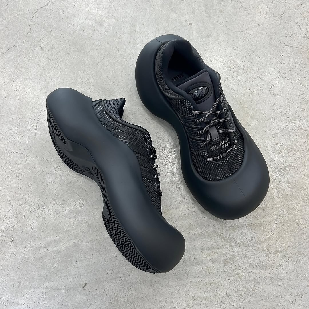 (W) Adidas x Avavav Megaride Moonrubber Core Black Utility Black 착용 스타일