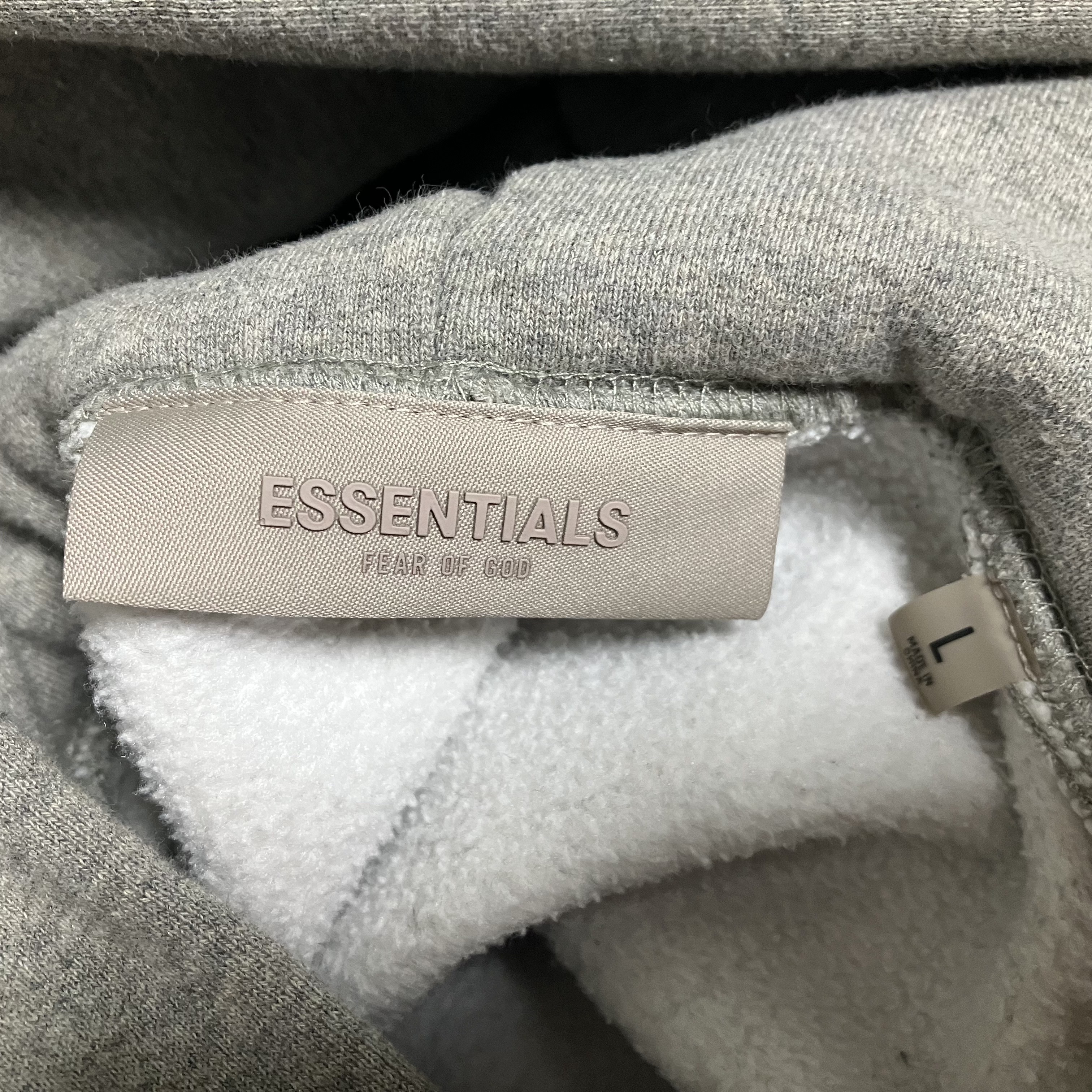 Essentials The Core Collection Hoodie Dark Oatmeal 착용 스타일 - 4